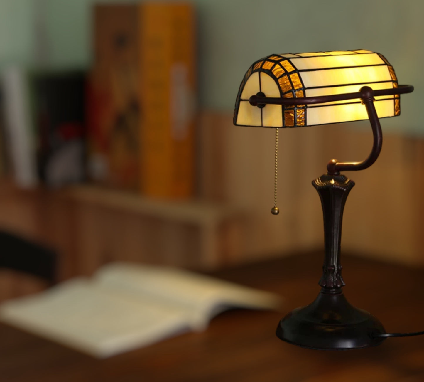 CDH Tiffany Reading Table Lamp (12037)
