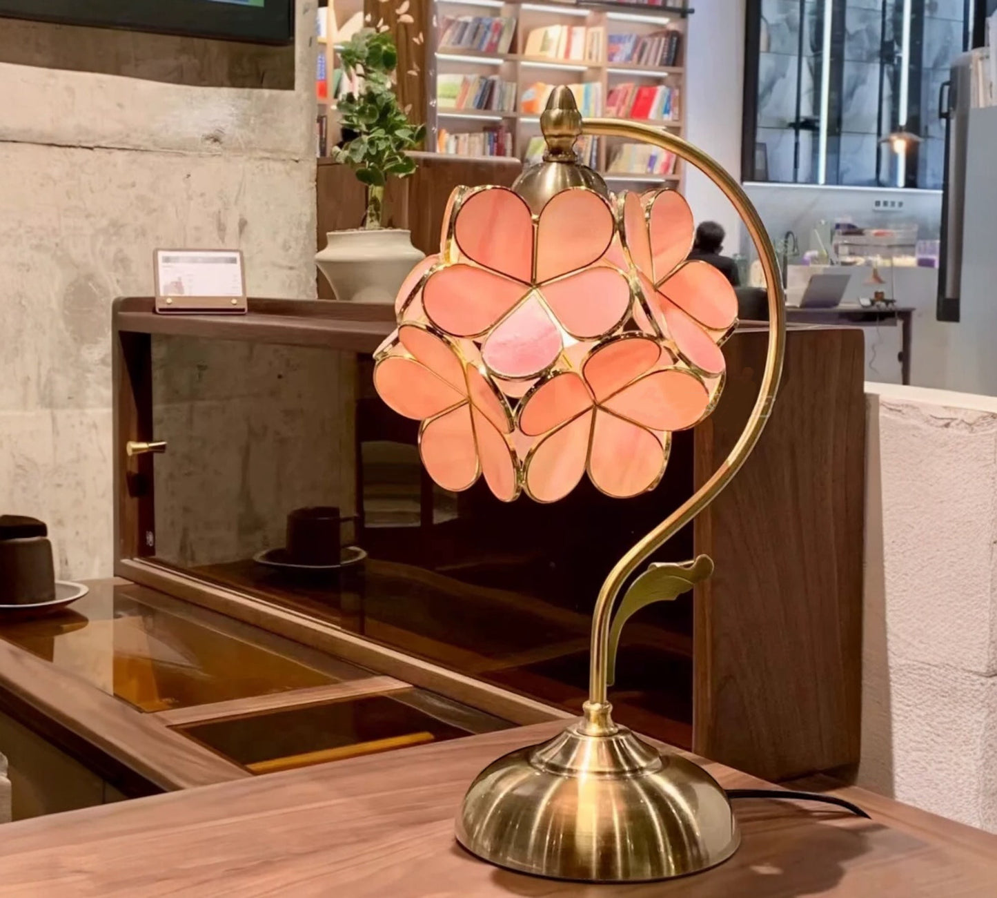 CDH Cherry Blossom Style Tiffany Table Lamp (12033A)