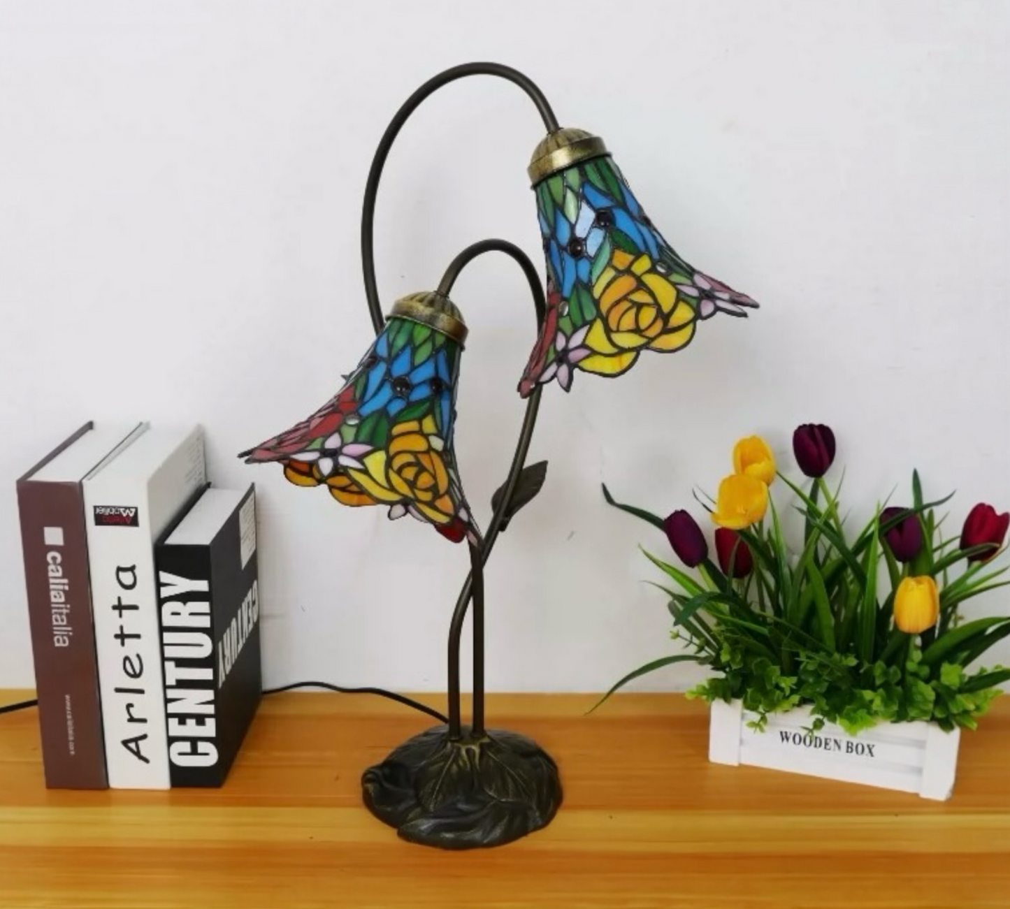 CDH LARGR Water Lily Flower Style Tiffany Table Lamp (12034H)