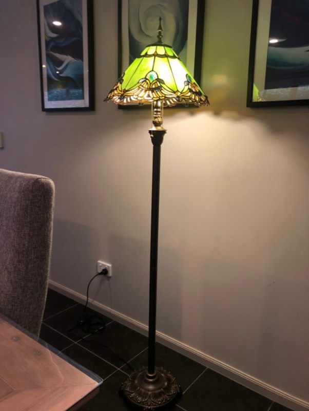 CDH Tiffany Floor Lamp (16001) 16" 40CM Shade