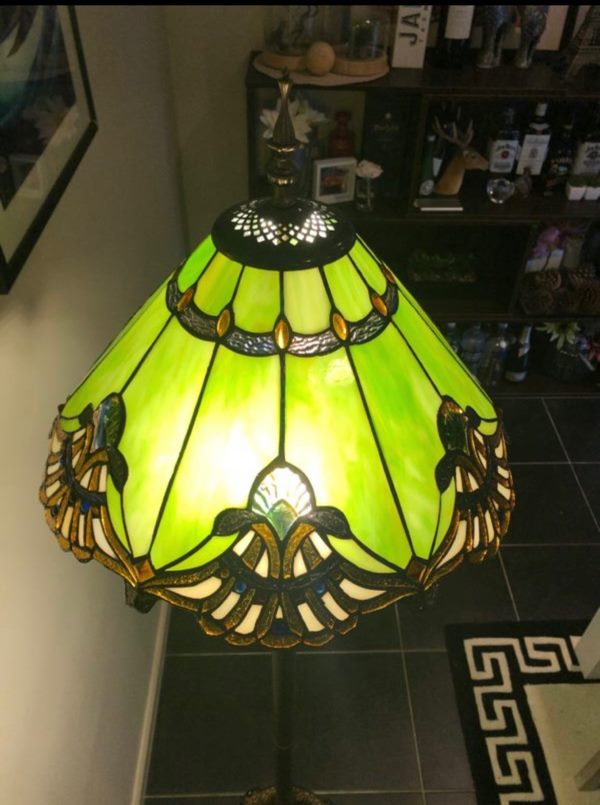 CDH Tiffany Floor Lamp (16001) 16" 40CM Shade