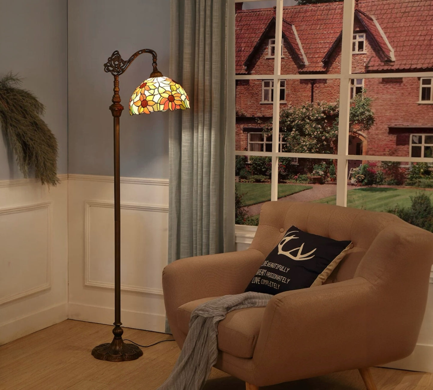 CDH Tiffany Floor Lamp (12068F) 12" 30CM Shade