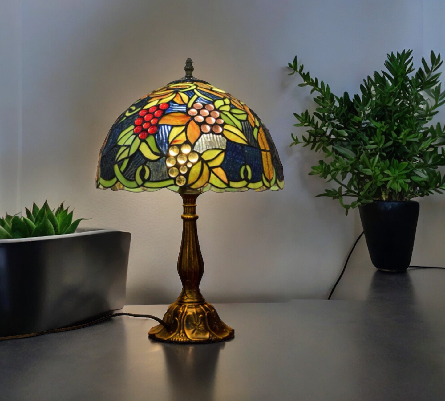 CDH 12" Tiffany Table Lamp (12099)