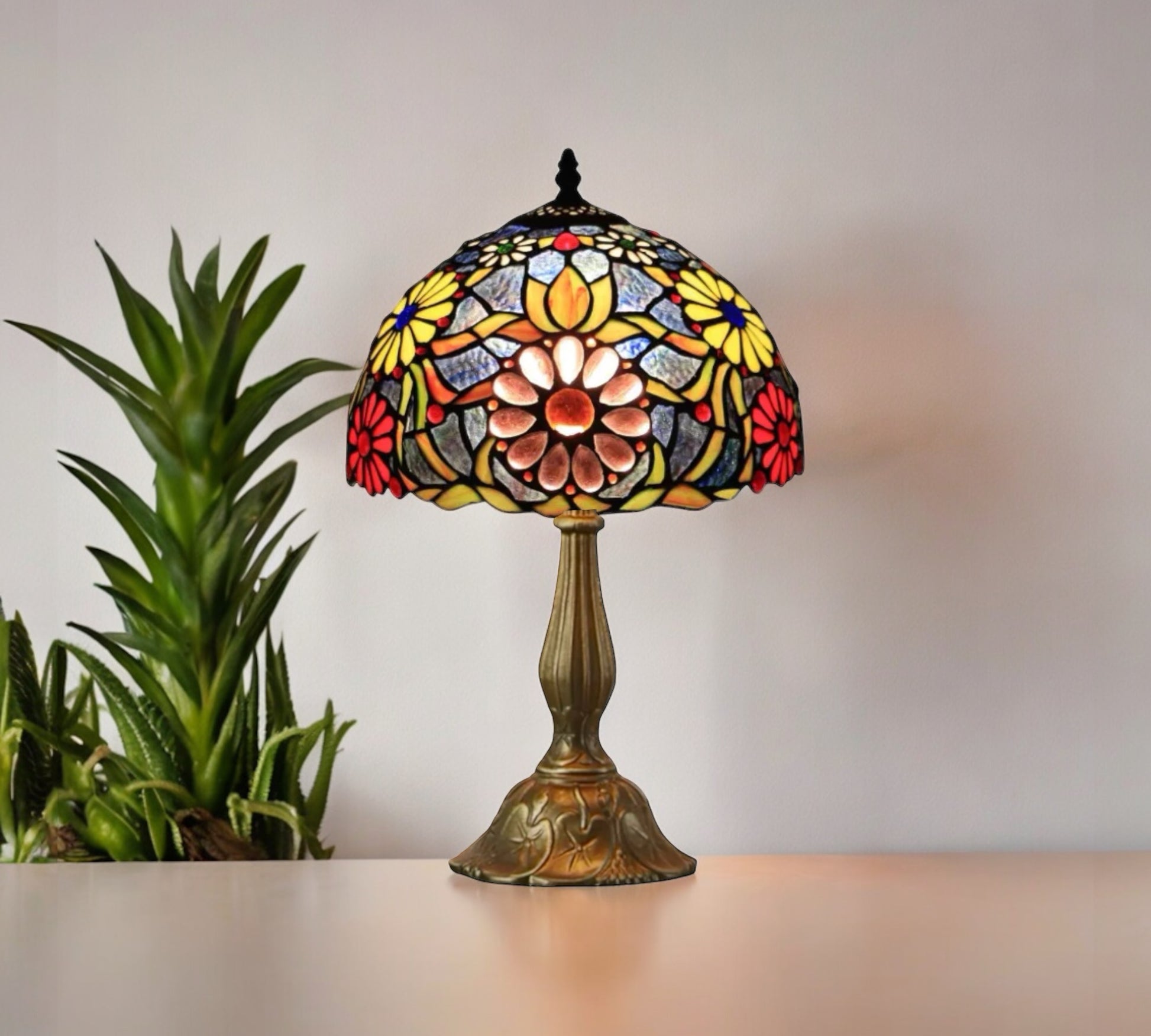 CDH 12" Tiffany Table Lamp (12096)