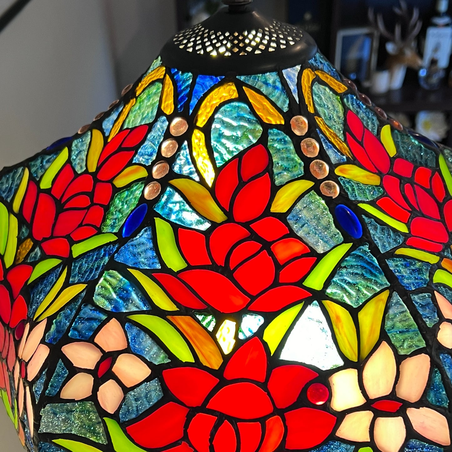 CDH Tiffany Floor Lamp (16118) 16" 40CM Shade