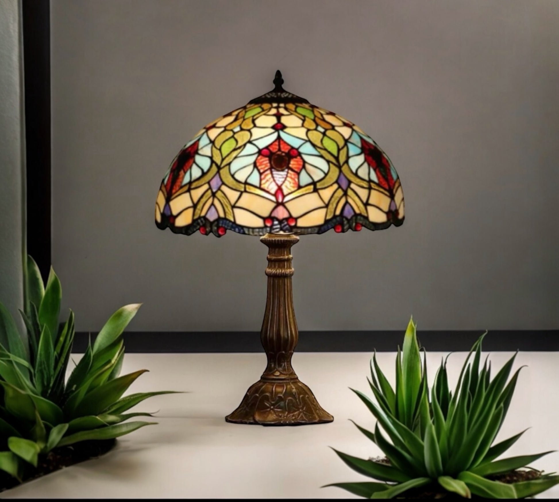 CDH 12" Tiffany Table Lamp (11001)