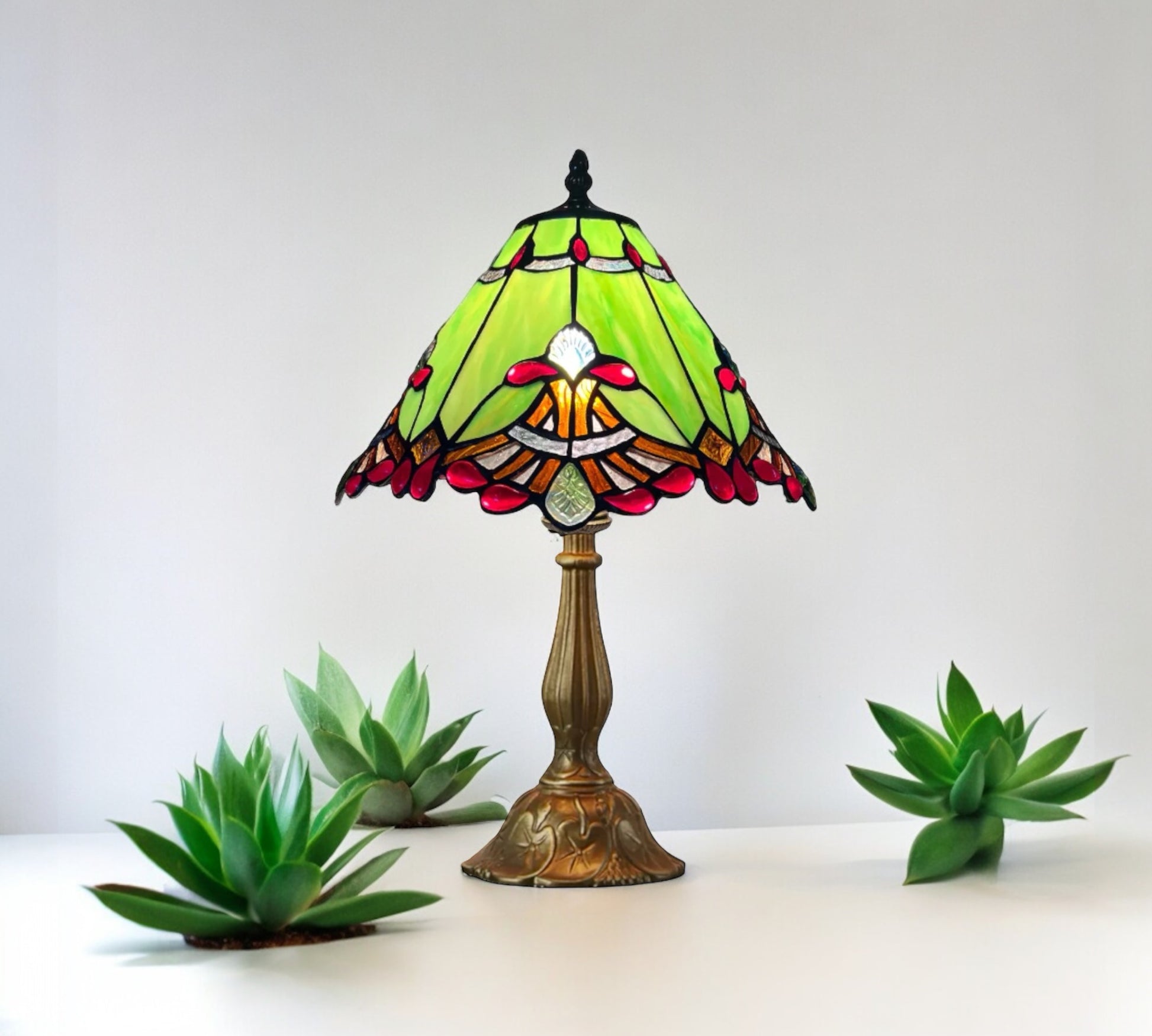 CDH 12" Tiffany Table Lamp (12001G)