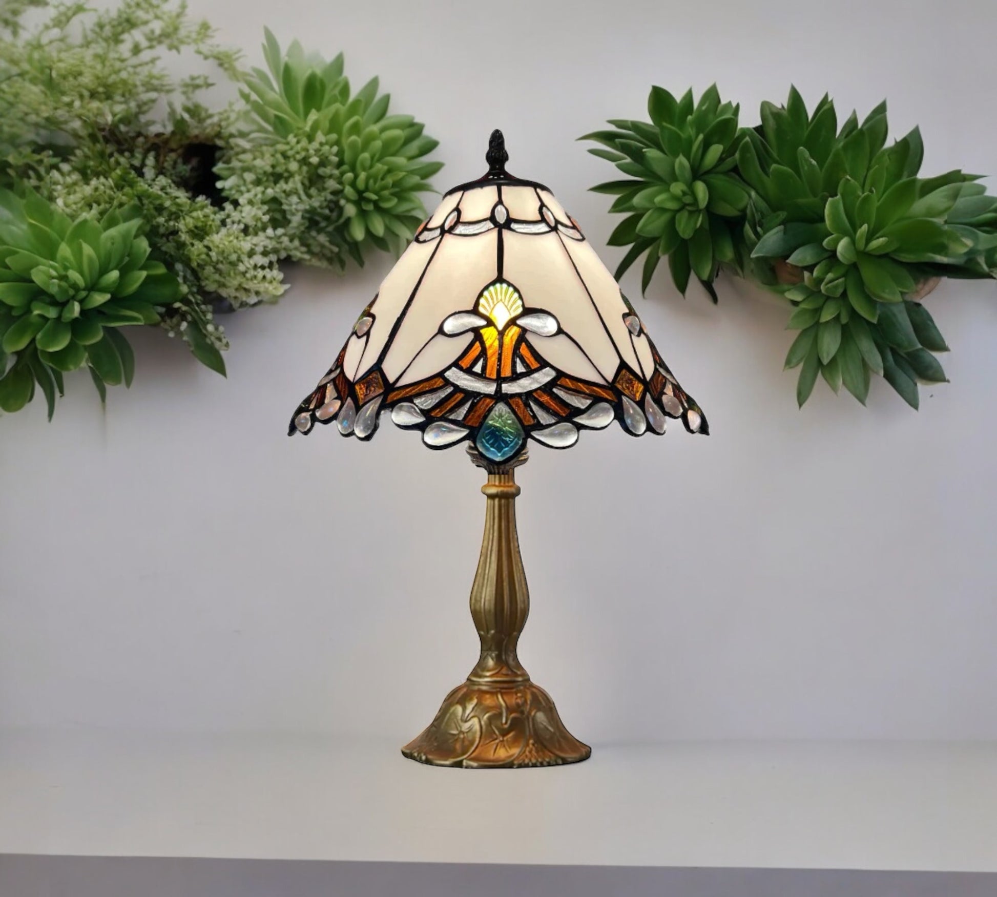 CDH 12" Tiffany Table Lamp (12001W)