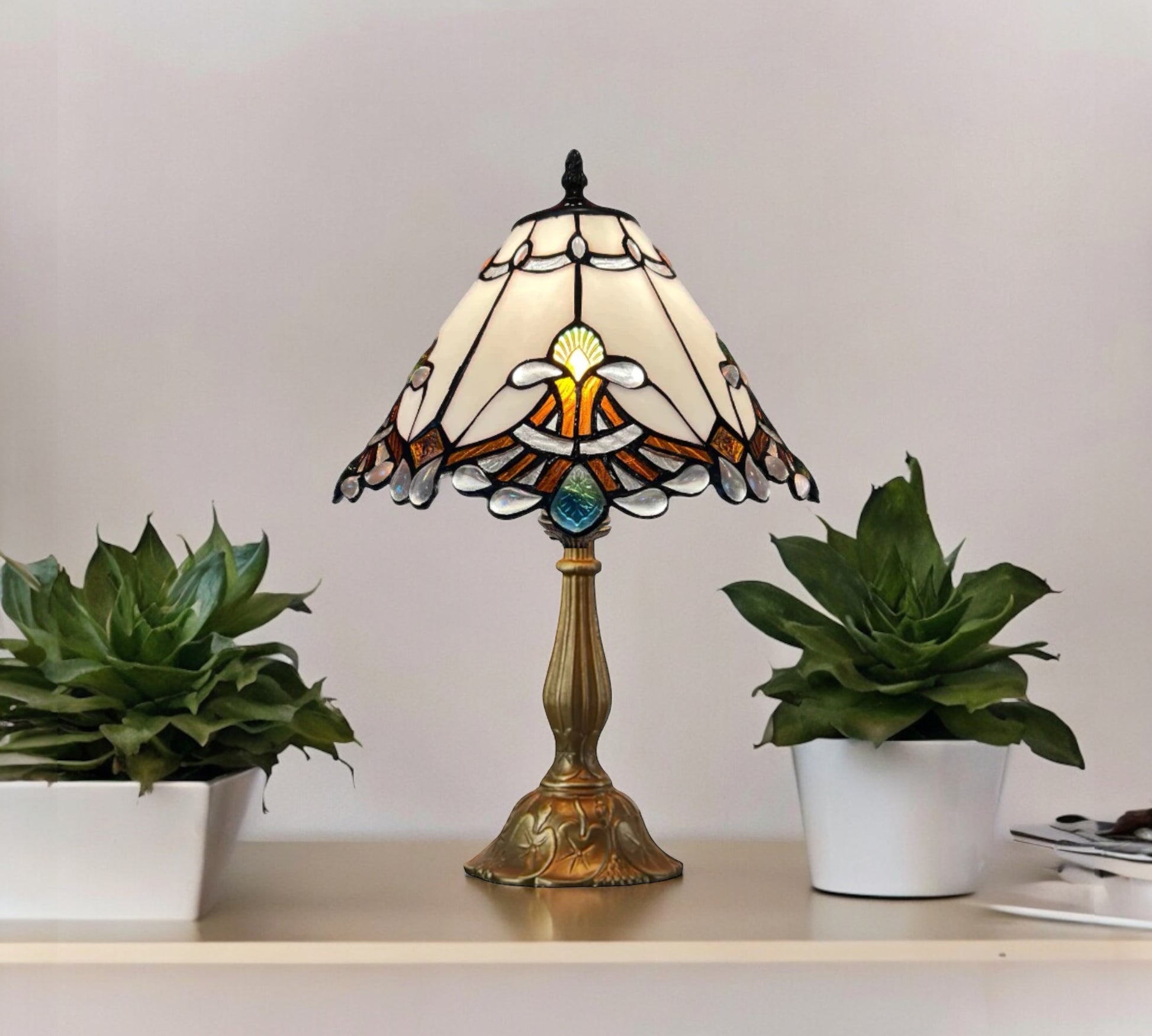 CDH 12" Tiffany Table Lamp (12001W)