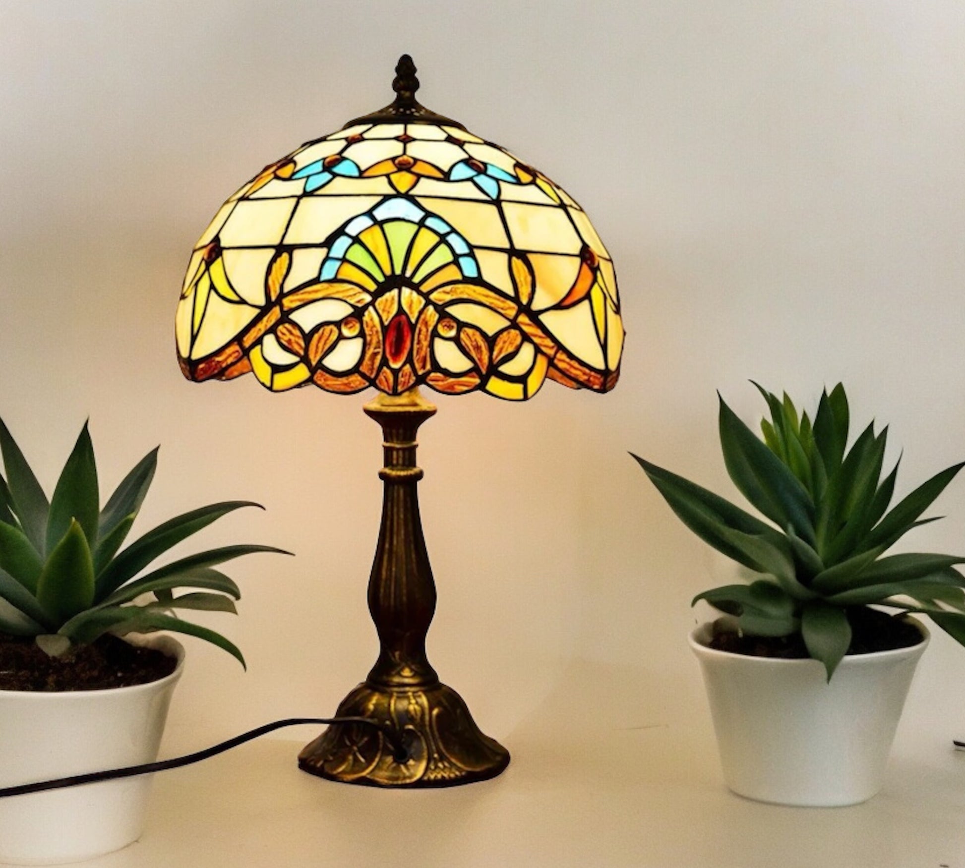 CDH 12" Tiffany Table Lamp (12025)