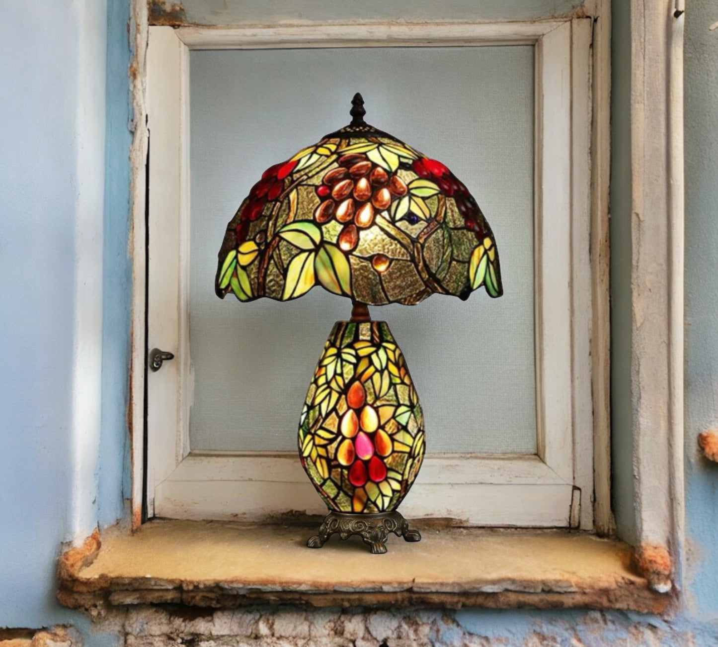 CDH 12" Tiffany Table Lamp (12059A)