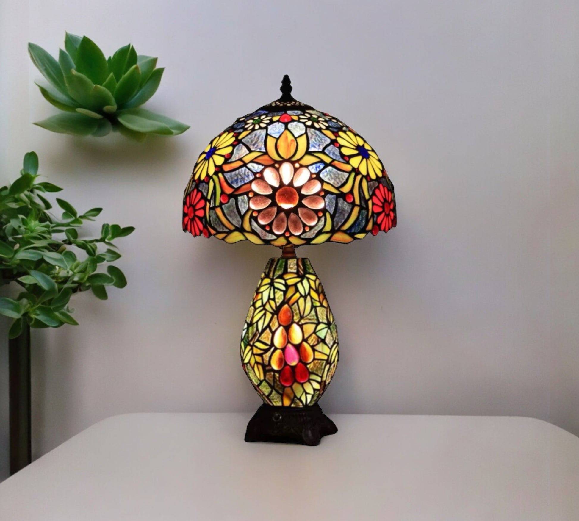 CDH 12" Tiffany Table Lamp (12059C)