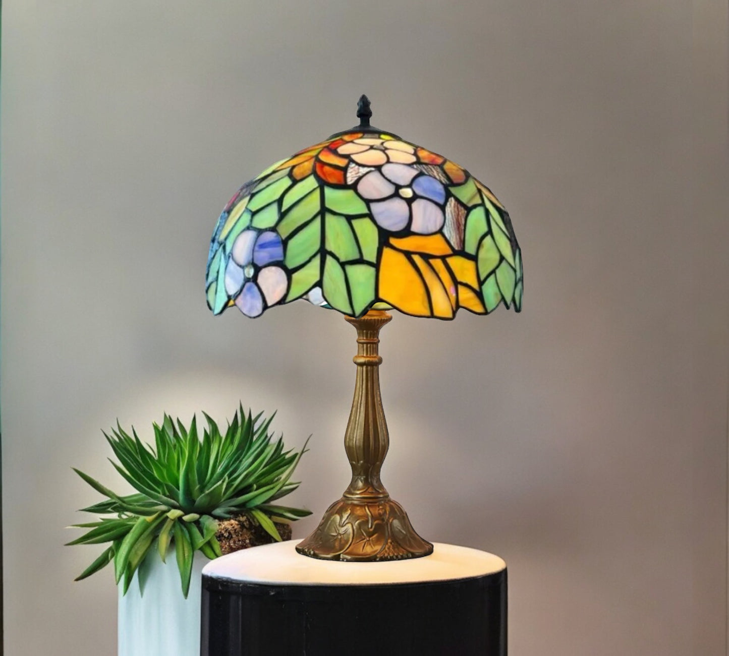 CDH 12" Tiffany Table Lamp (12714)