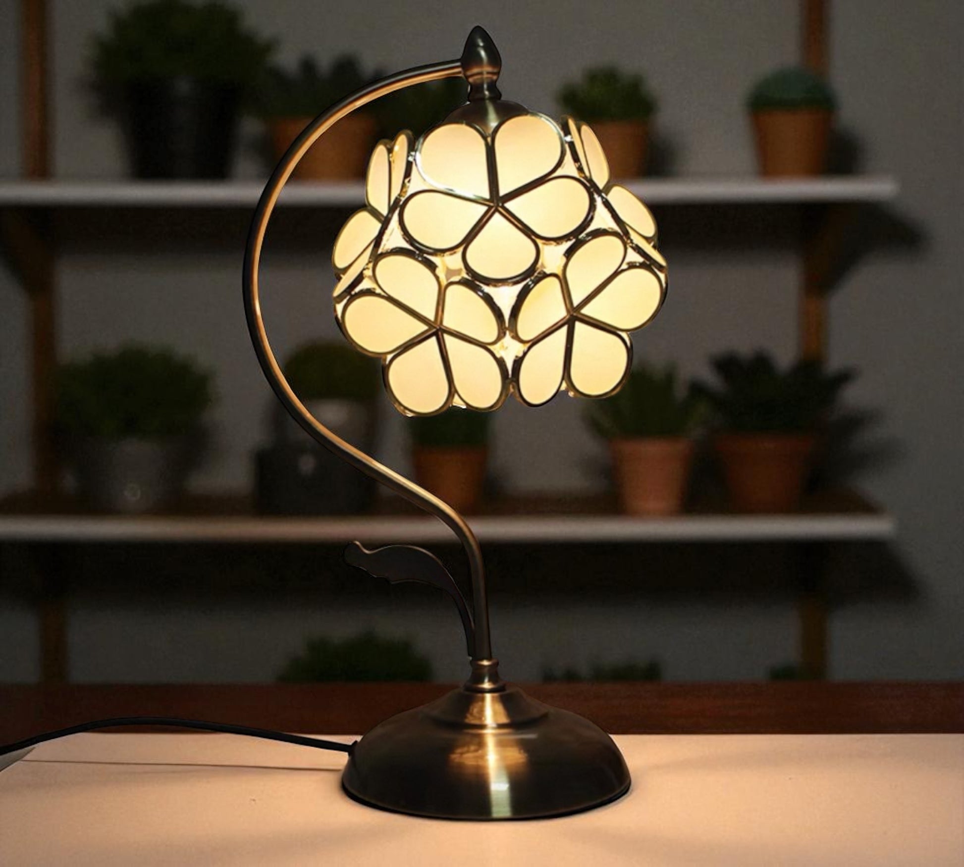 CDH Cherry Blossom Style Tiffany Table Lamp (12033C)