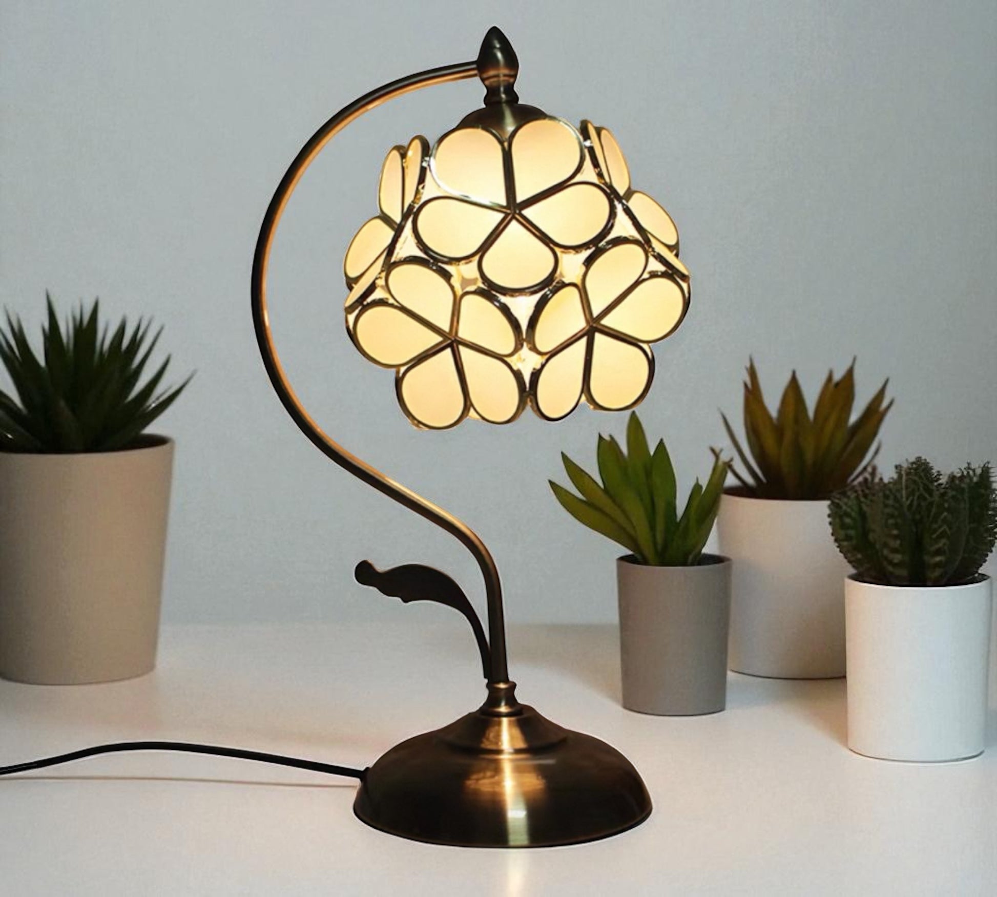 CDH Cherry Blossom Style Tiffany Table Lamp (12033C)