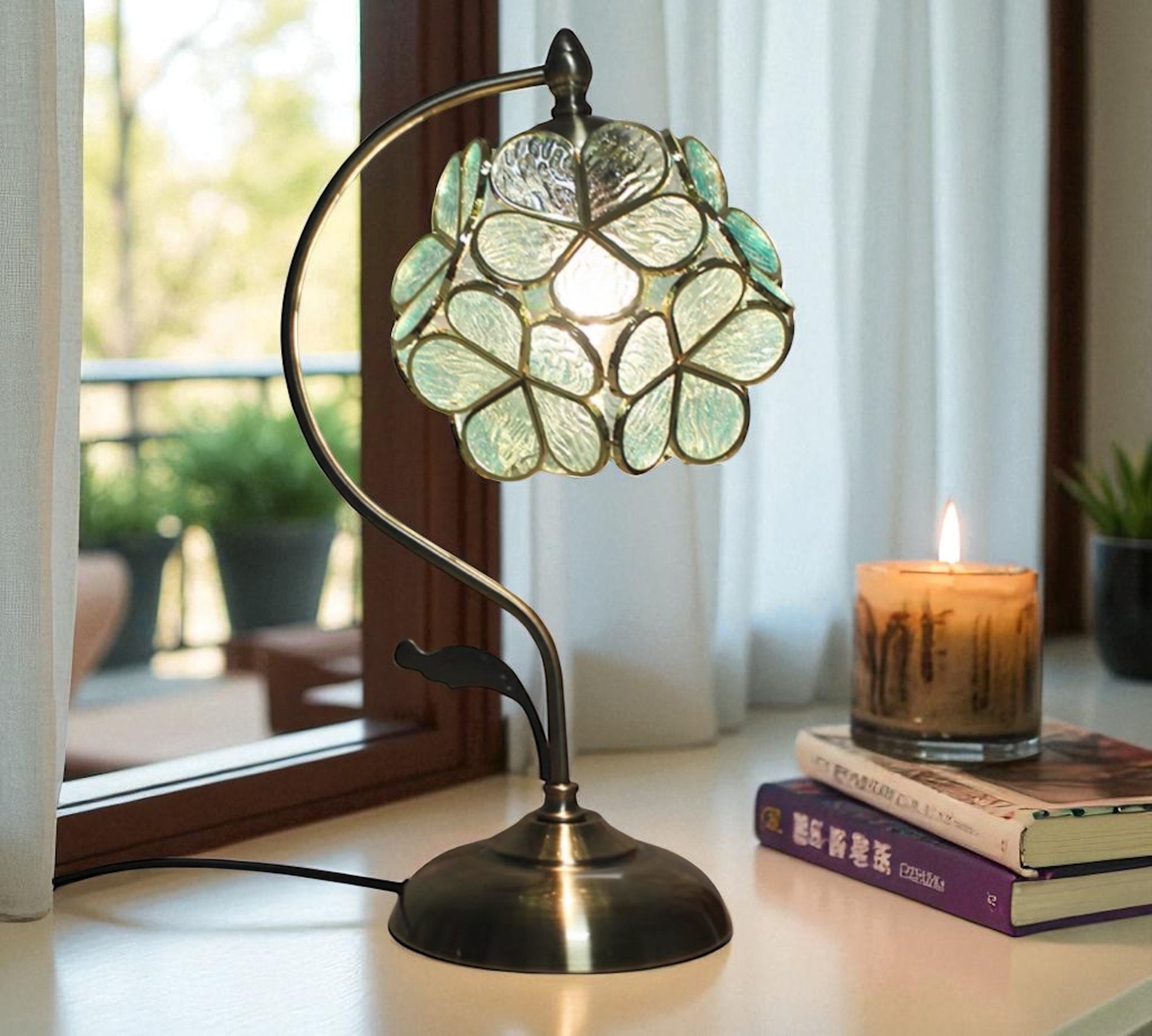 CDH Cherry Blossom Style Tiffany Table Lamp (12033D)