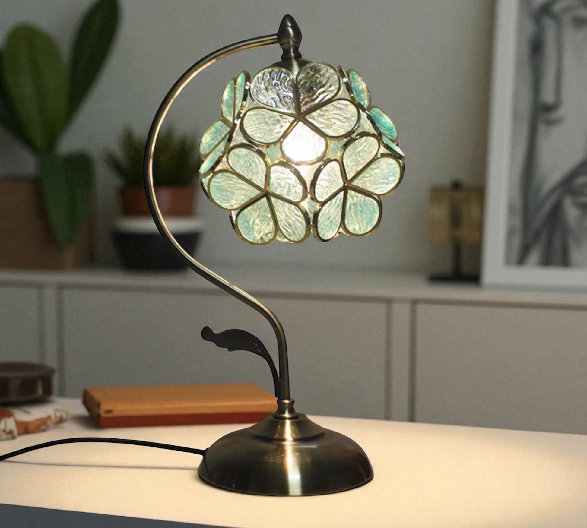 CDH Cherry Blossom Style Tiffany Table Lamp (12033D)