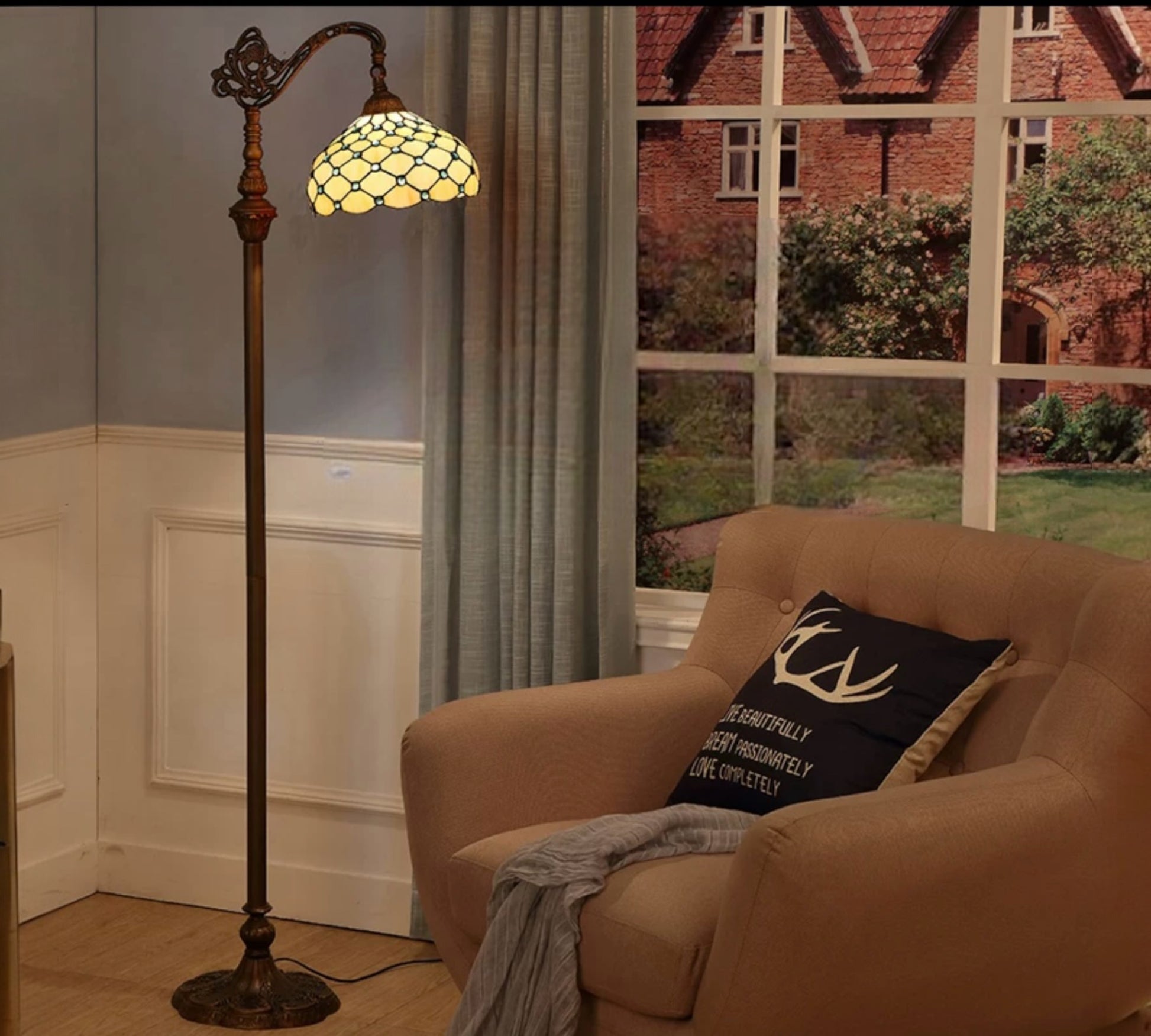 CDH Tiffany Floor Lamp (12021F) 12" 30CM Shade
