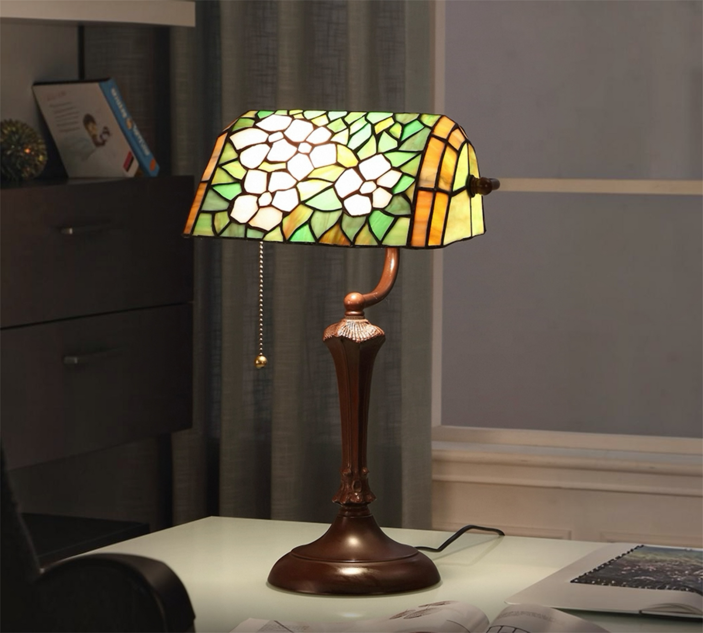 CDH Tiffany Reading Table Lamp with 26cm Shade (12044)