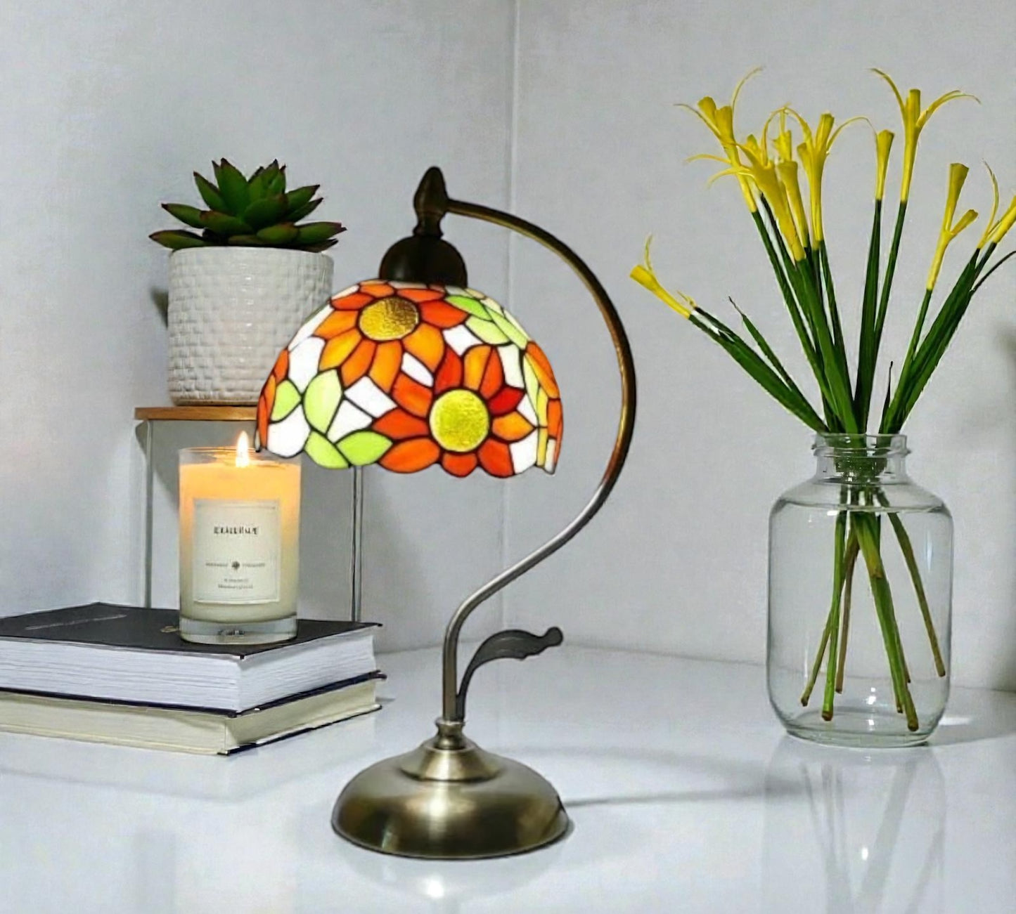 CDH Tiffany Table Lamp with 20cm Shade (12068M)