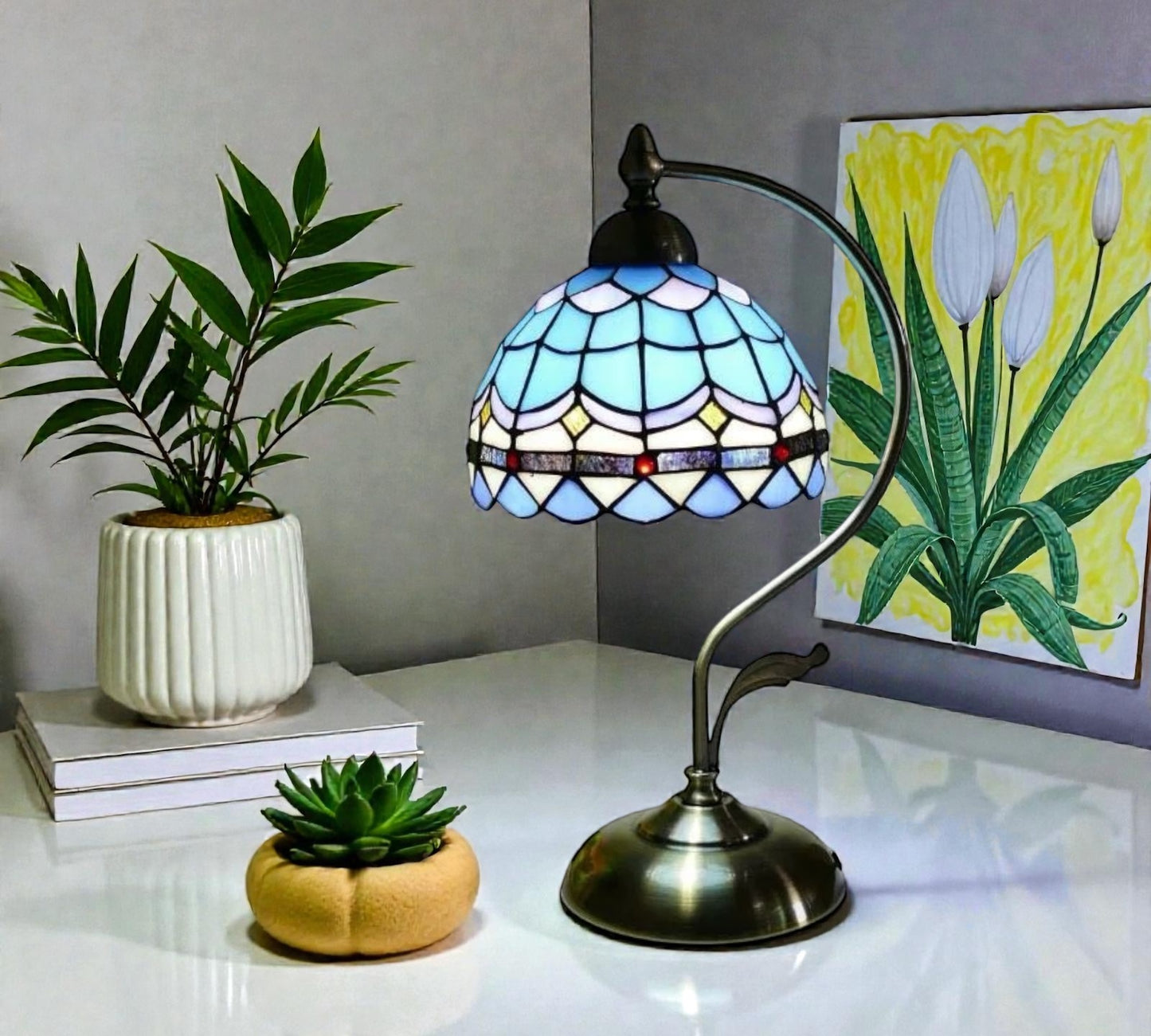 CDH Tiffany Table Lamp with 20cm Shade (12101M)
