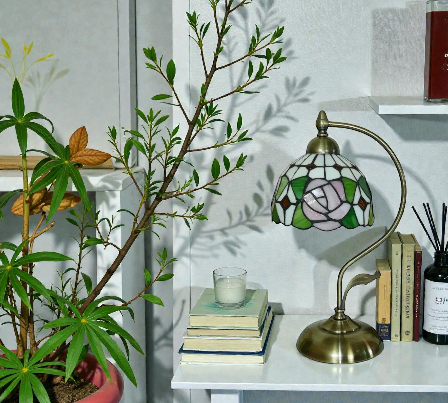 CDH Tiffany Table Lamp with 20cm Shade (11004M)