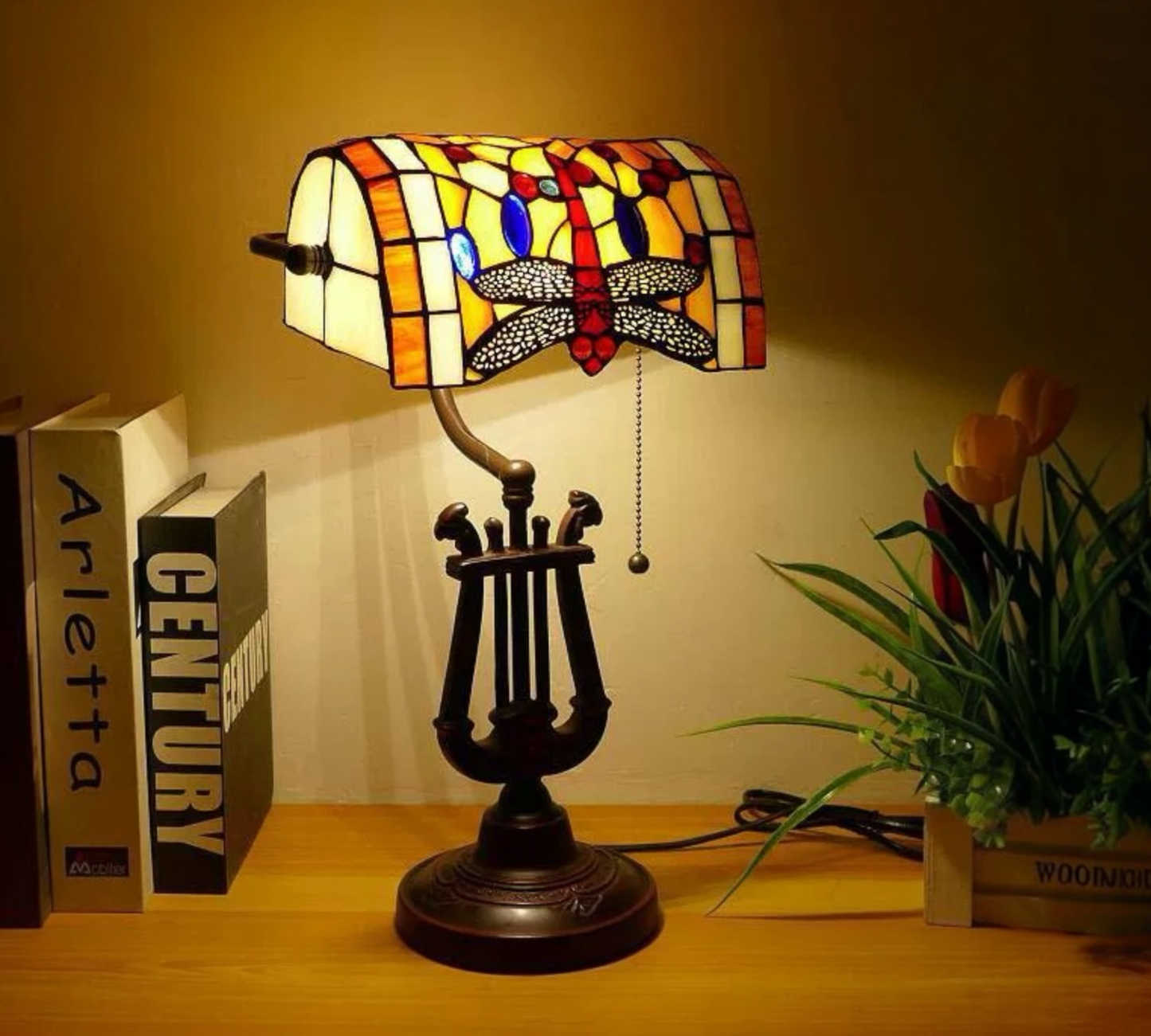CDH Tiffany Reading Table Lamp with 26cm Shade (12047)