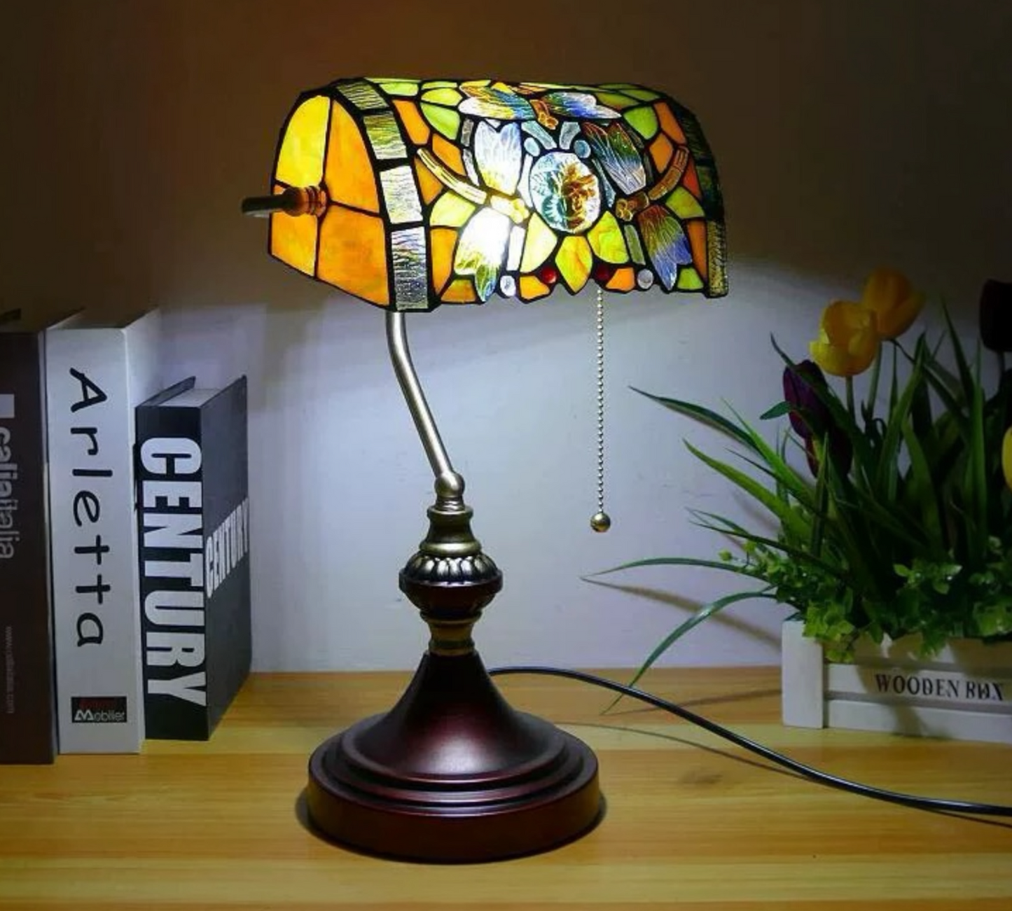 CDH Tiffany Reading Table Lamp with 26cm Shade (12048A)
