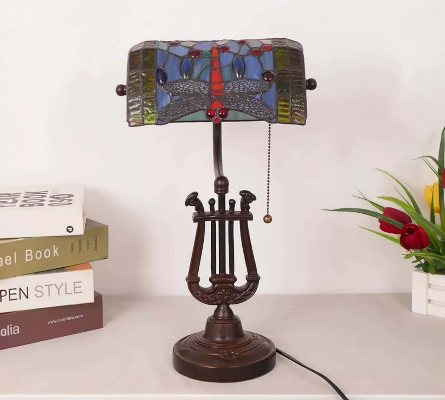 CDH Tiffany Reading Table Lamp with 26cm Shade (12047A)