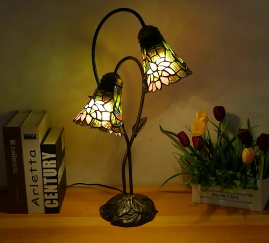 CDH LARGR Water Lily Flower Style Tiffany Table Lamp (12034G)