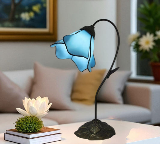 CDH LARGR Water Lily Flower Style Tiffany Table Lamp (12034T)