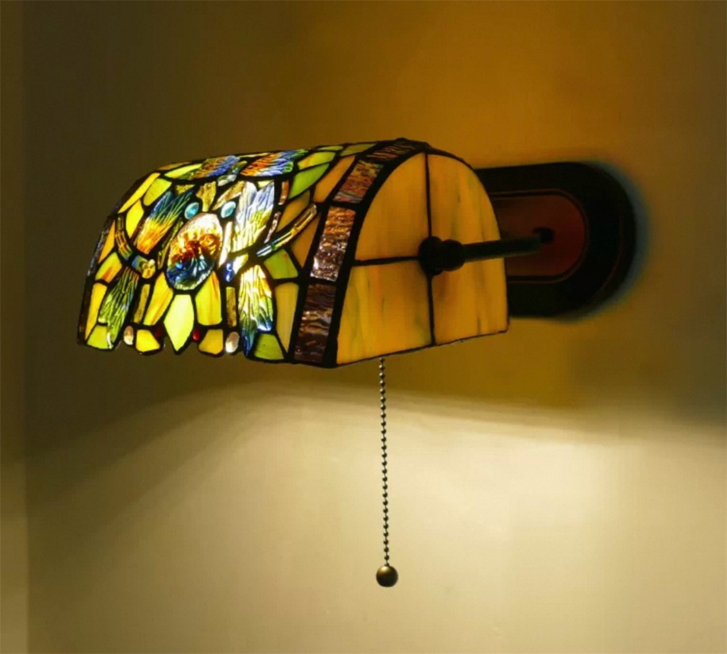 CDH Tiffany Wall Lights with 26cm Shade (12048W)