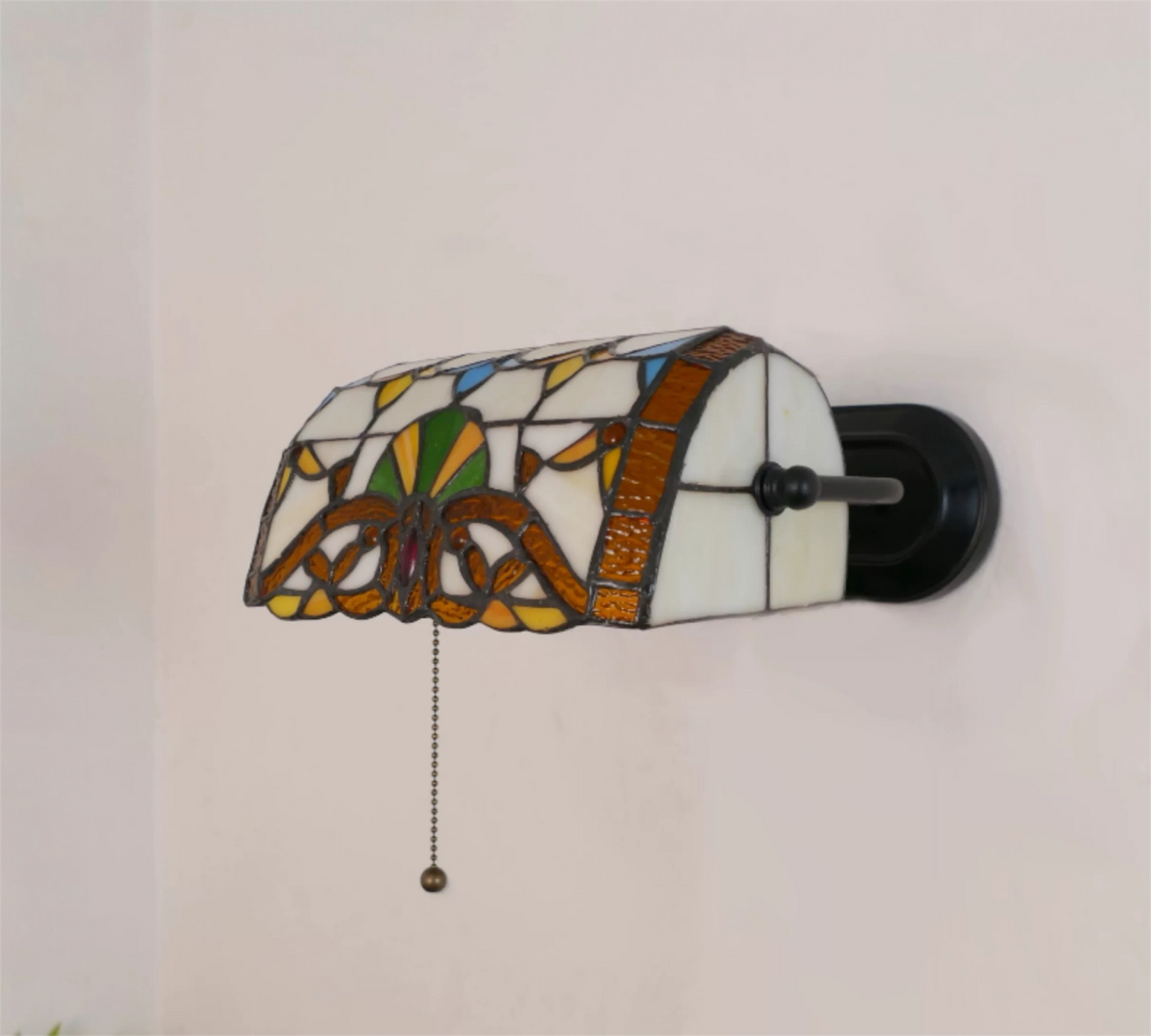 CDH Tiffany Wall Lights with 26cm Shade (12025W)