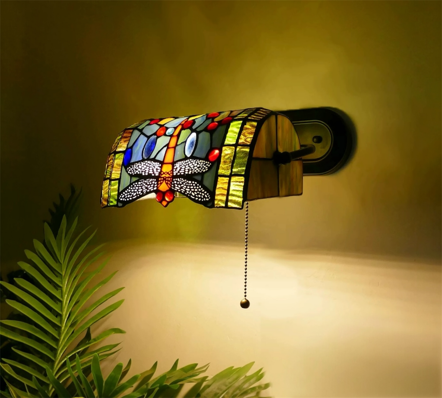 CDH Tiffany Wall Lights with 26cm Shade (12062W)