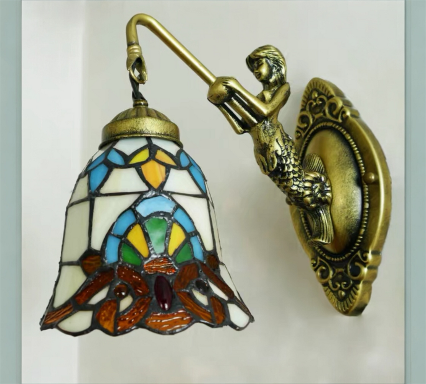 CDH Tiffany Wall Lights with 15cm Shade (12025Q)