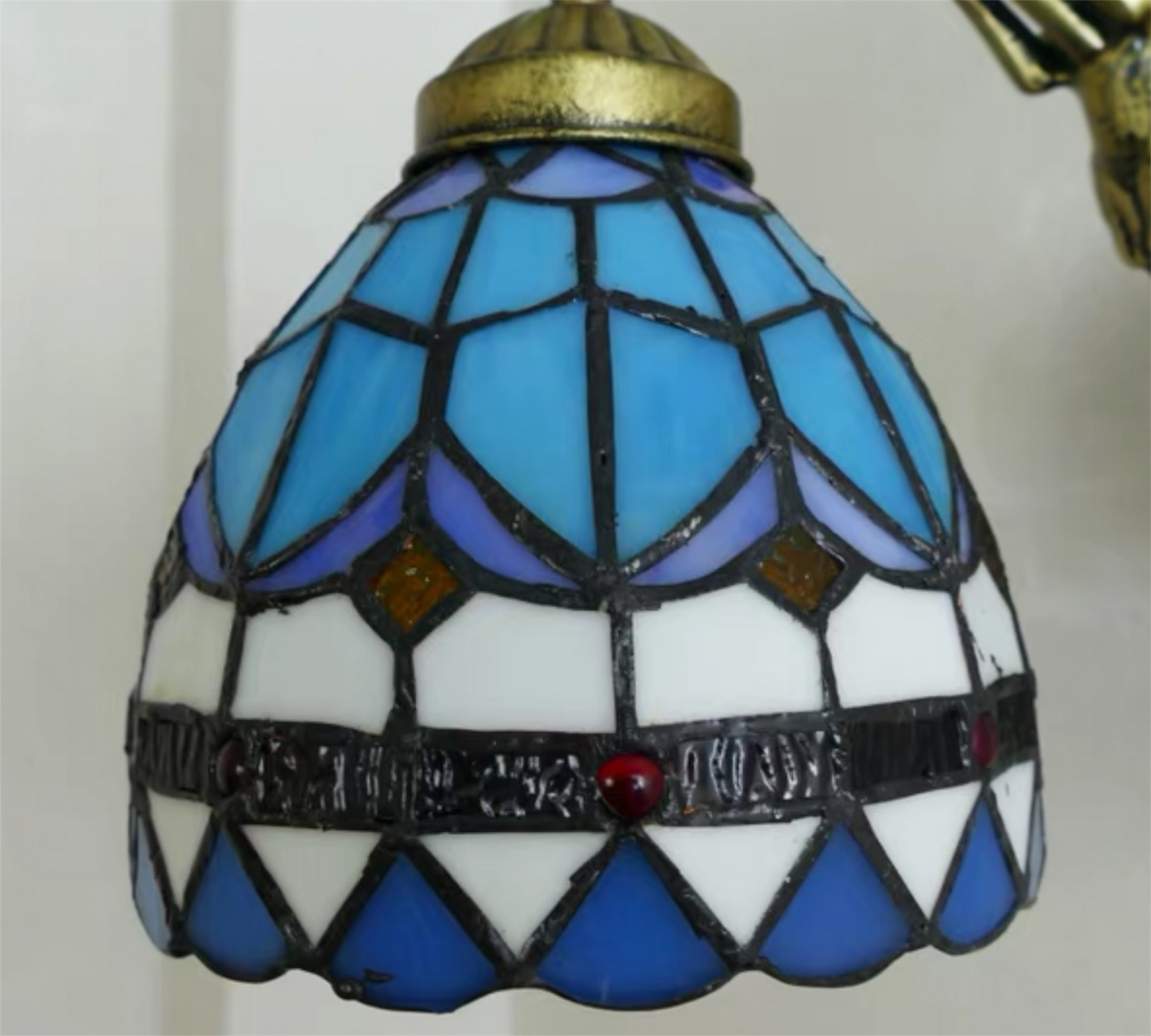 CDH Tiffany Wall Lights with 15cm Shade (12101Q)