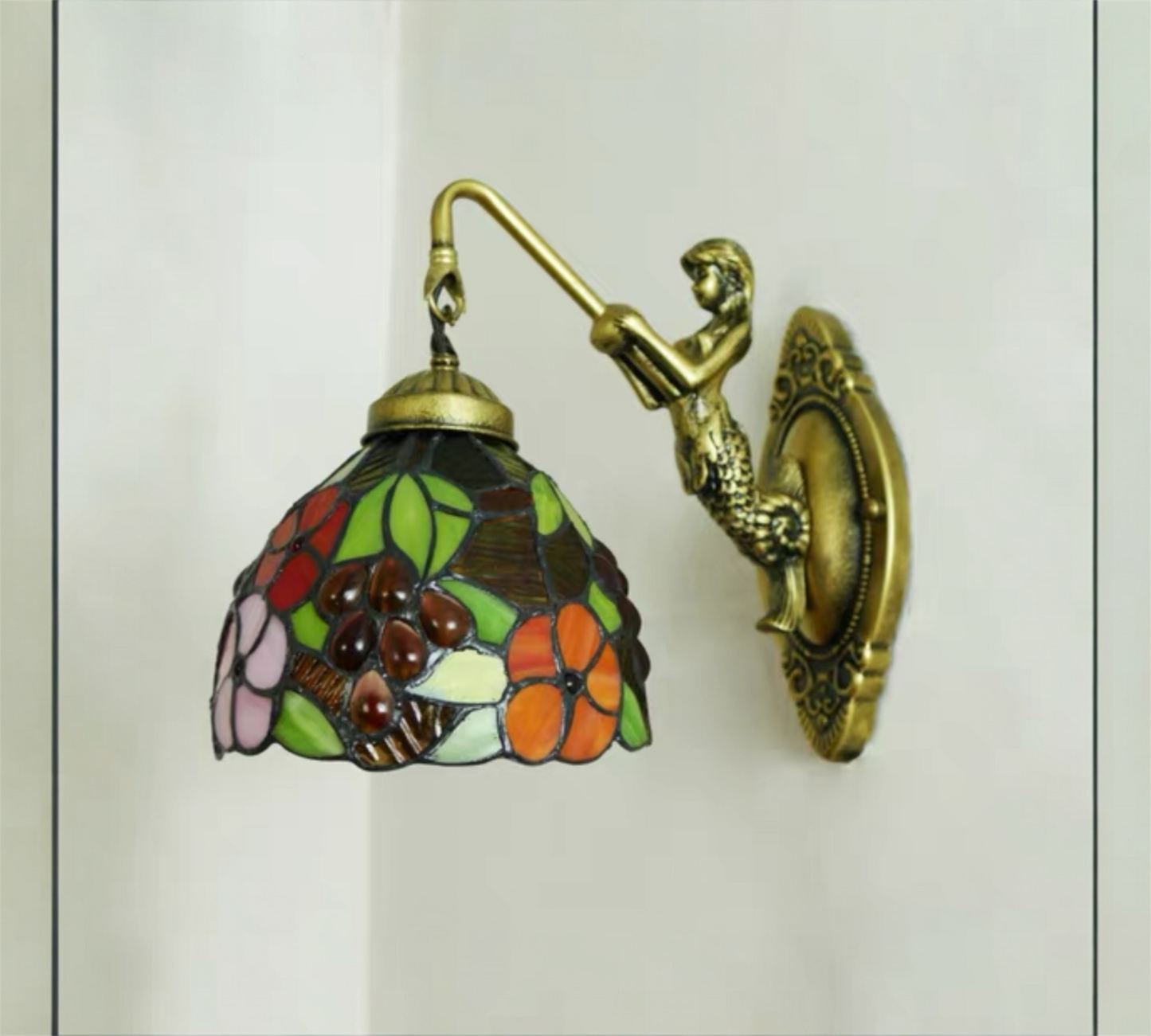 CDH Tiffany Wall Lights with 15cm Shade (12083Q)