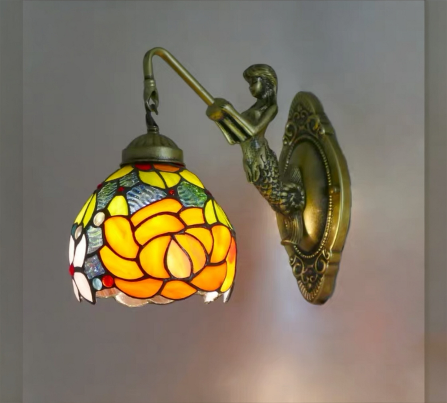 CDH Tiffany Wall Lights with 15cm Shade (15013Q)