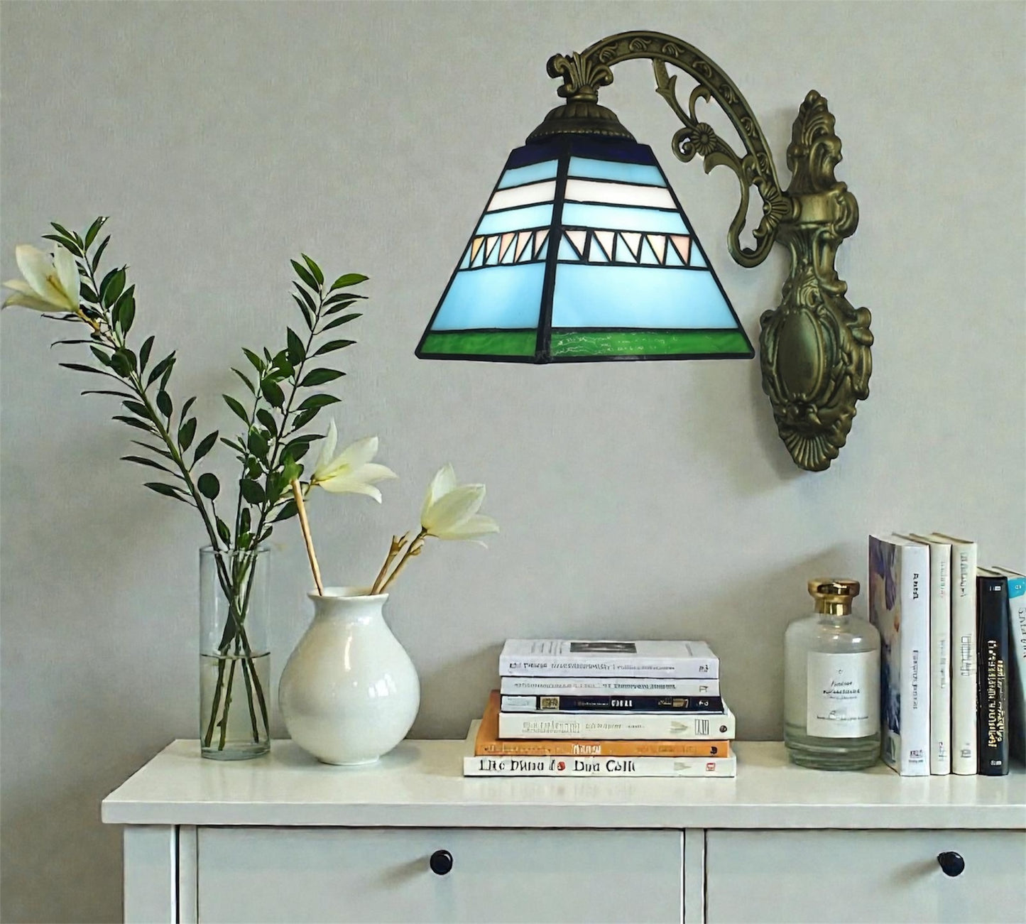 CDH Tiffany Wall Lights with 15cm Shade (15022Q)