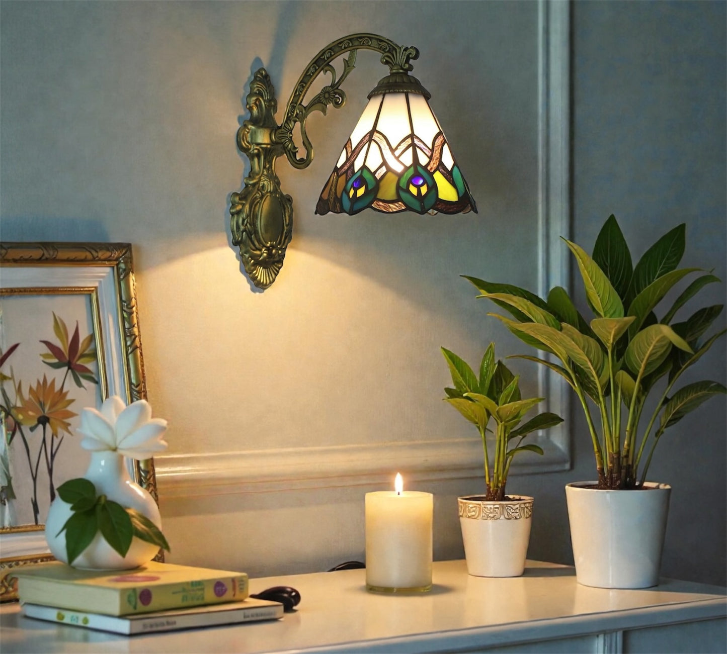 CDH Tiffany Wall Lights with 19cm Shade (15049Q)