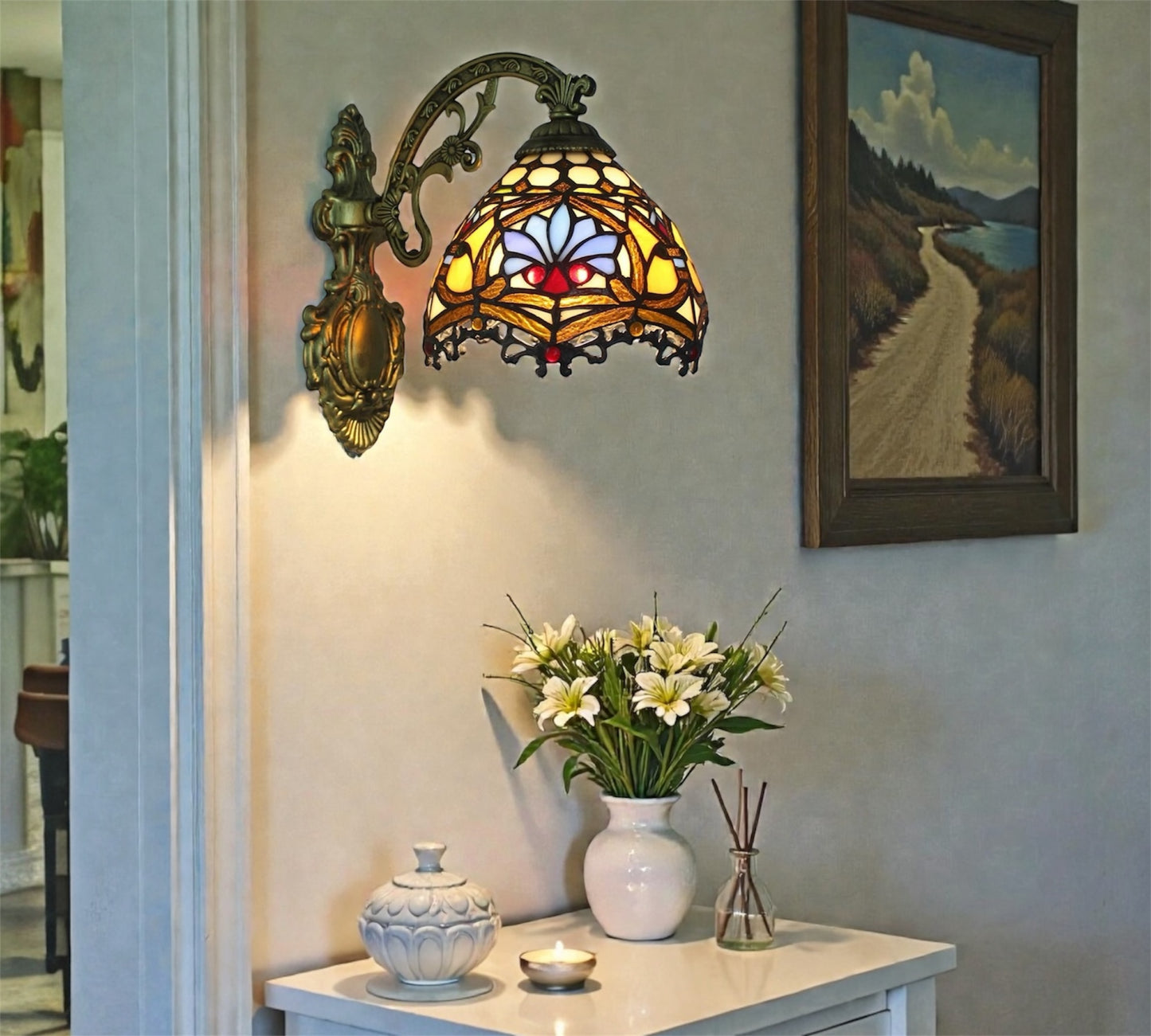 CDH Tiffany Wall Lights with 19cm Shade (12011W)