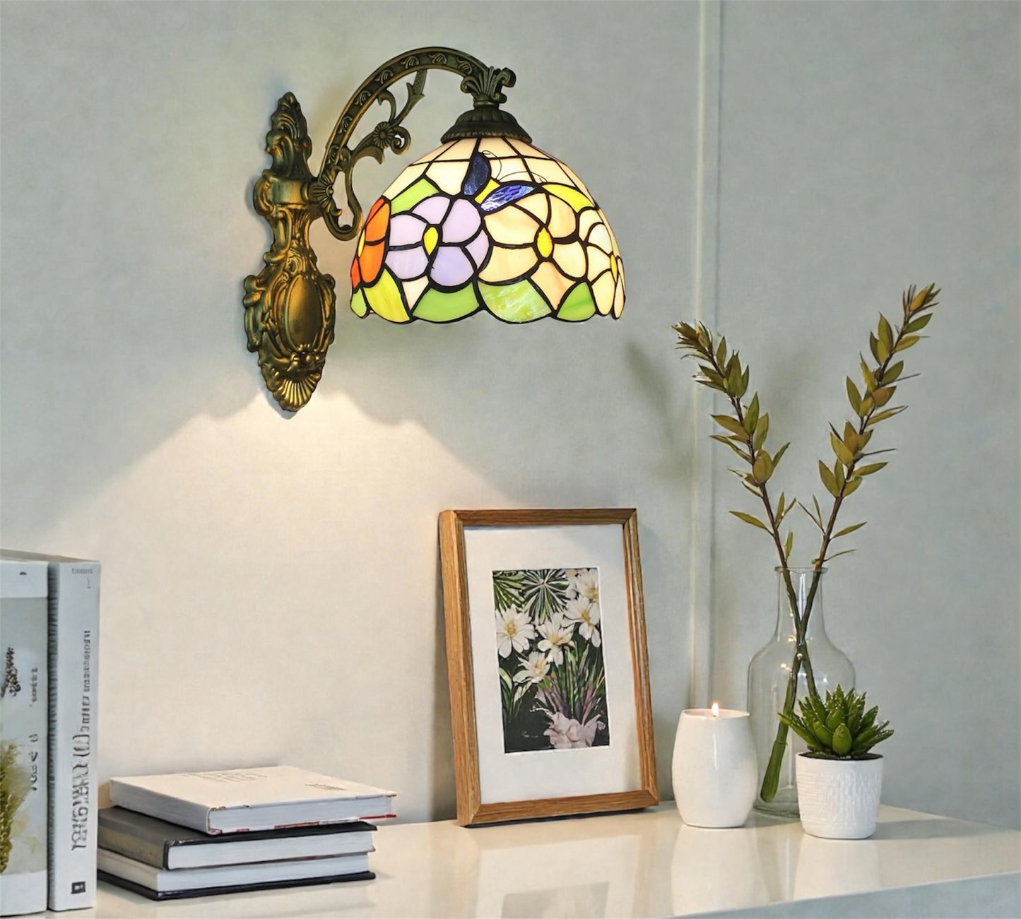 CDH Tiffany Wall Lights with 20cm Shade (12704W)