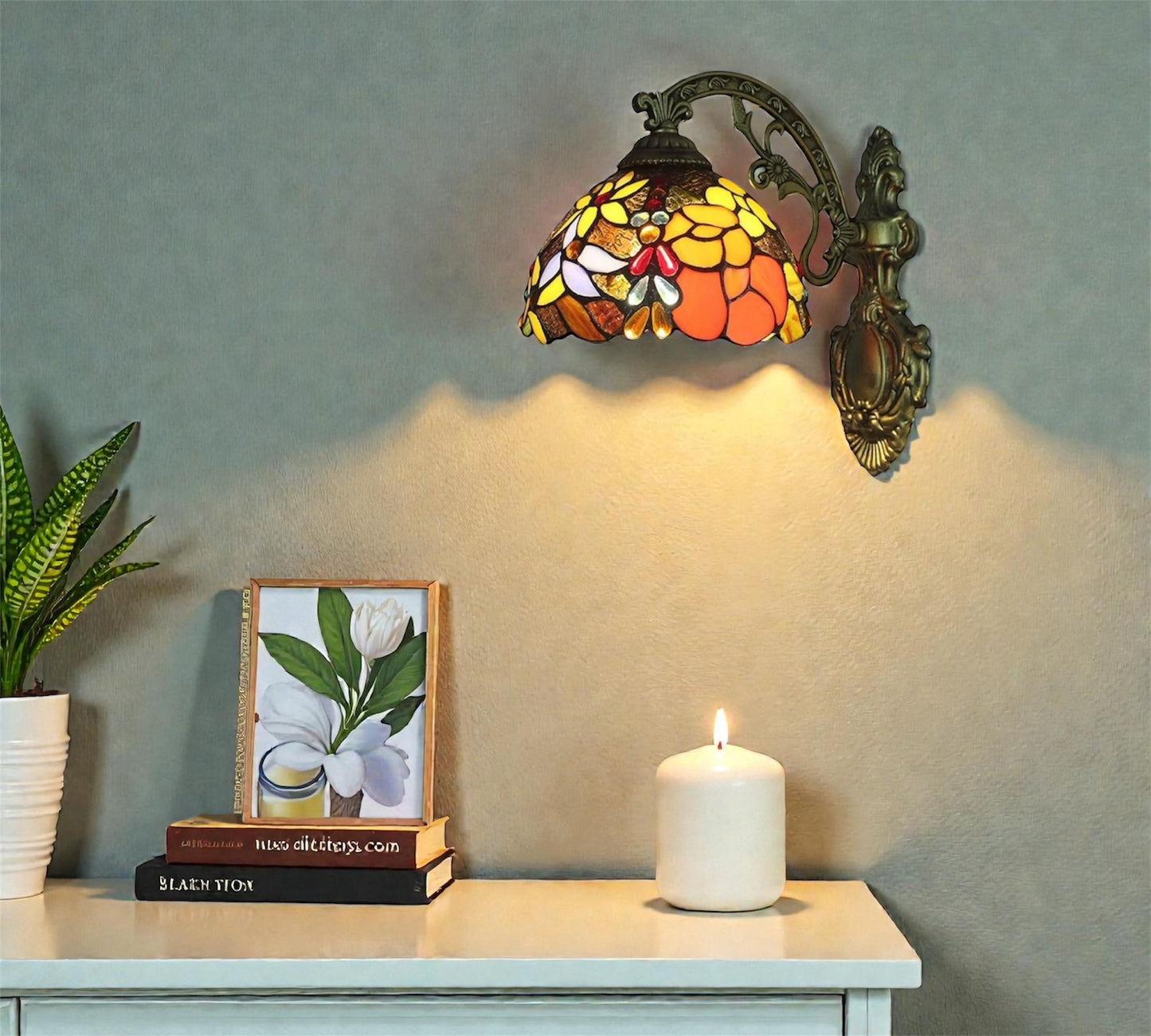 CDH Tiffany Wall Lights with 20cm Shade (16114Q)