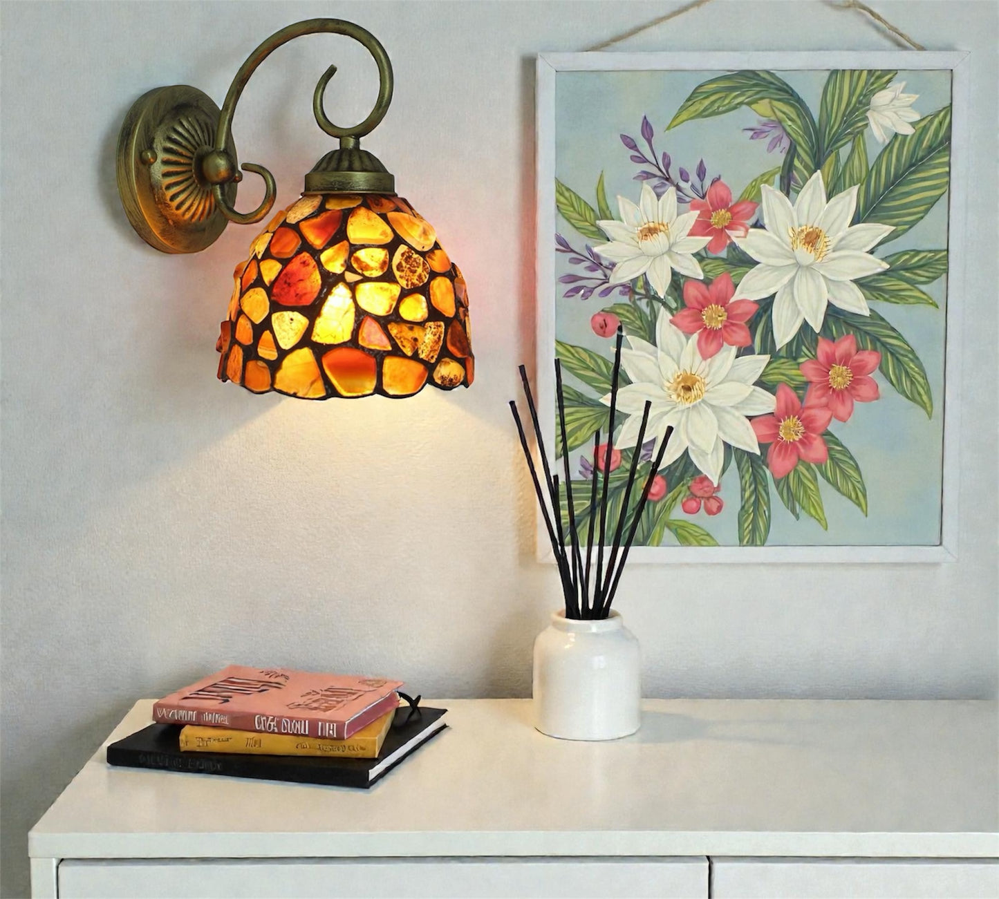 CDH Tiffany Wall Lights with 16cm Shade (26002BW)