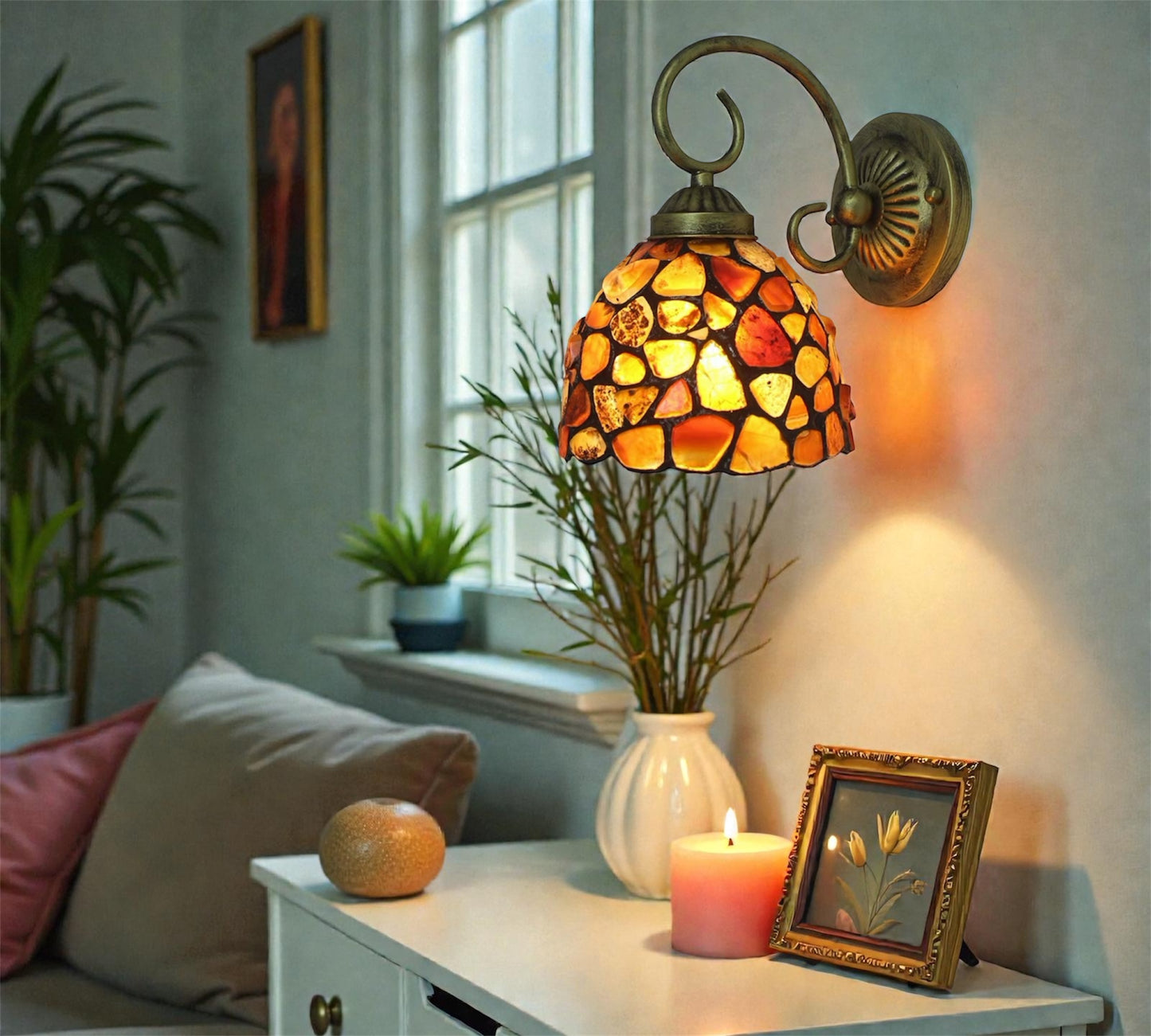 CDH Tiffany Wall Lights with 16cm Shade (26002BW)