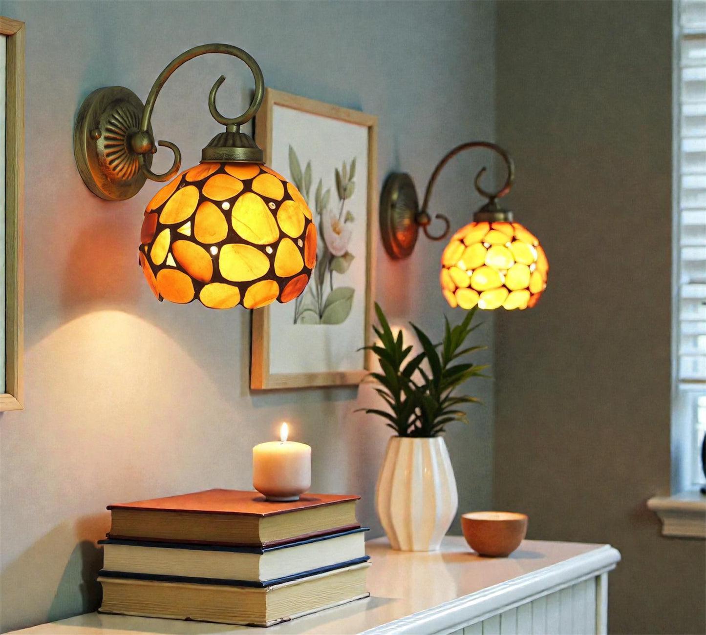 CDH Tiffany Wall Lights with 16cm Shade (26003W)