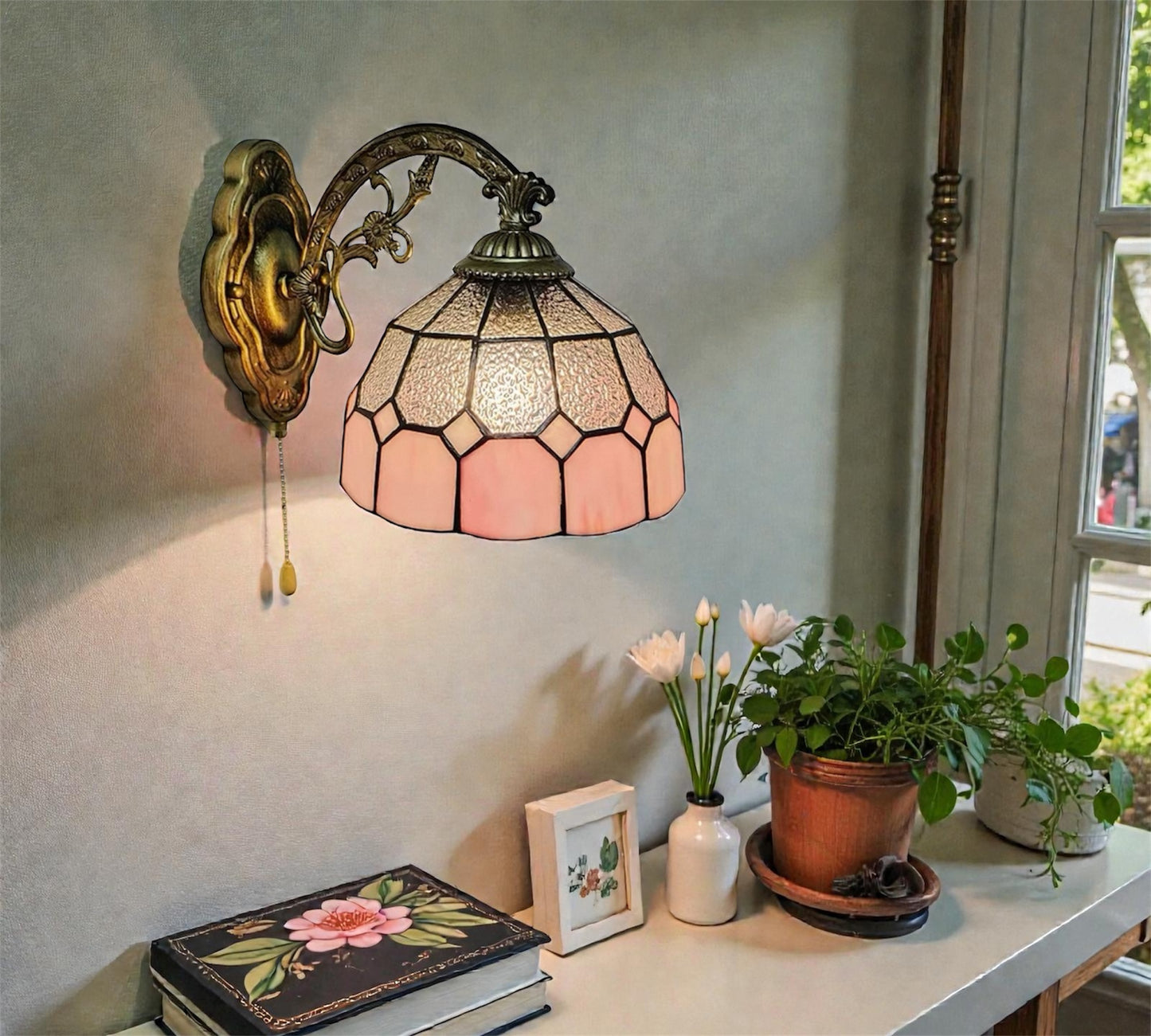 CDH Tiffany Wall Lights with 20cm Shade (26006PW)