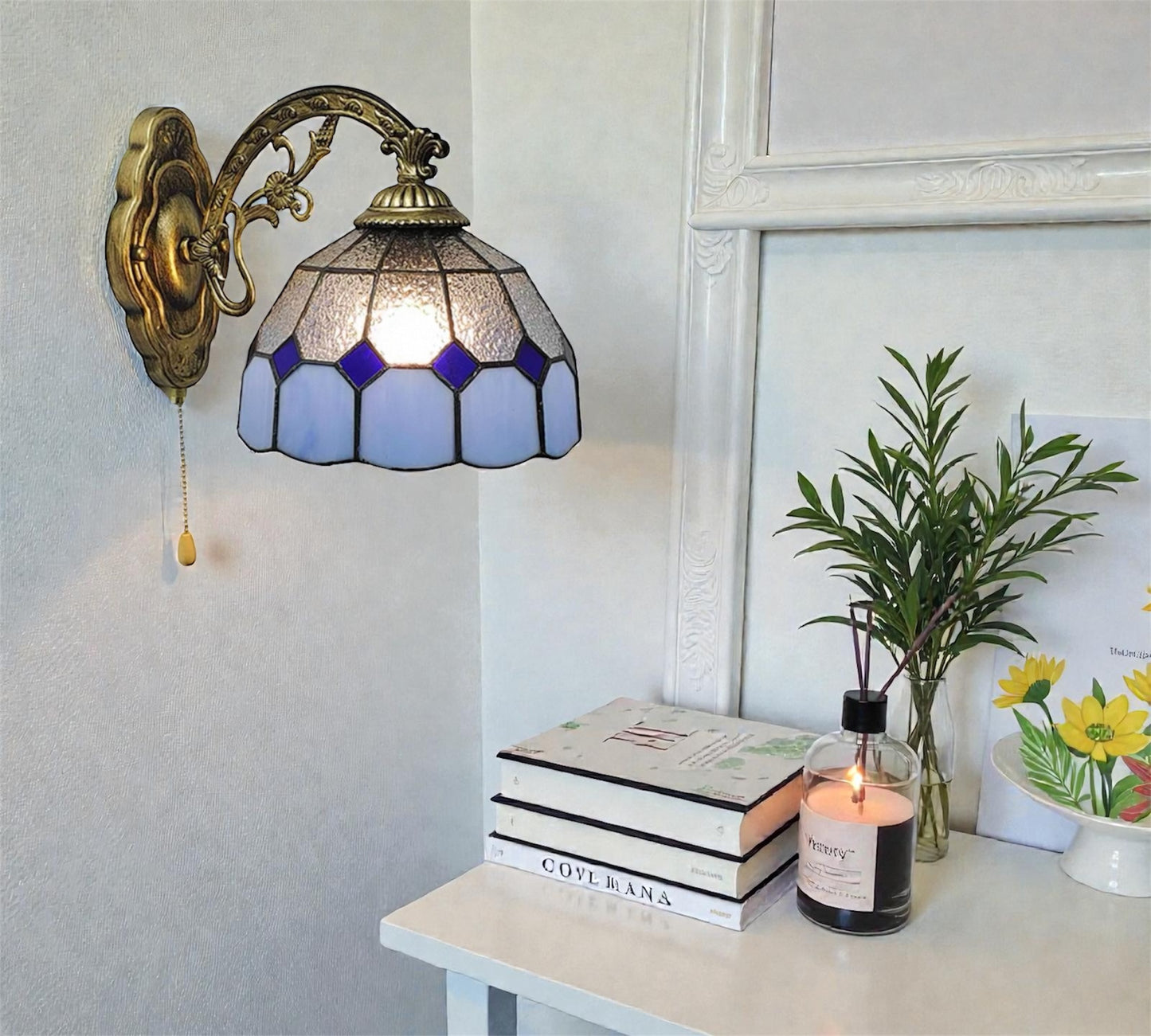 CDH Tiffany Wall Lights with 20cm Shade (26006BW)