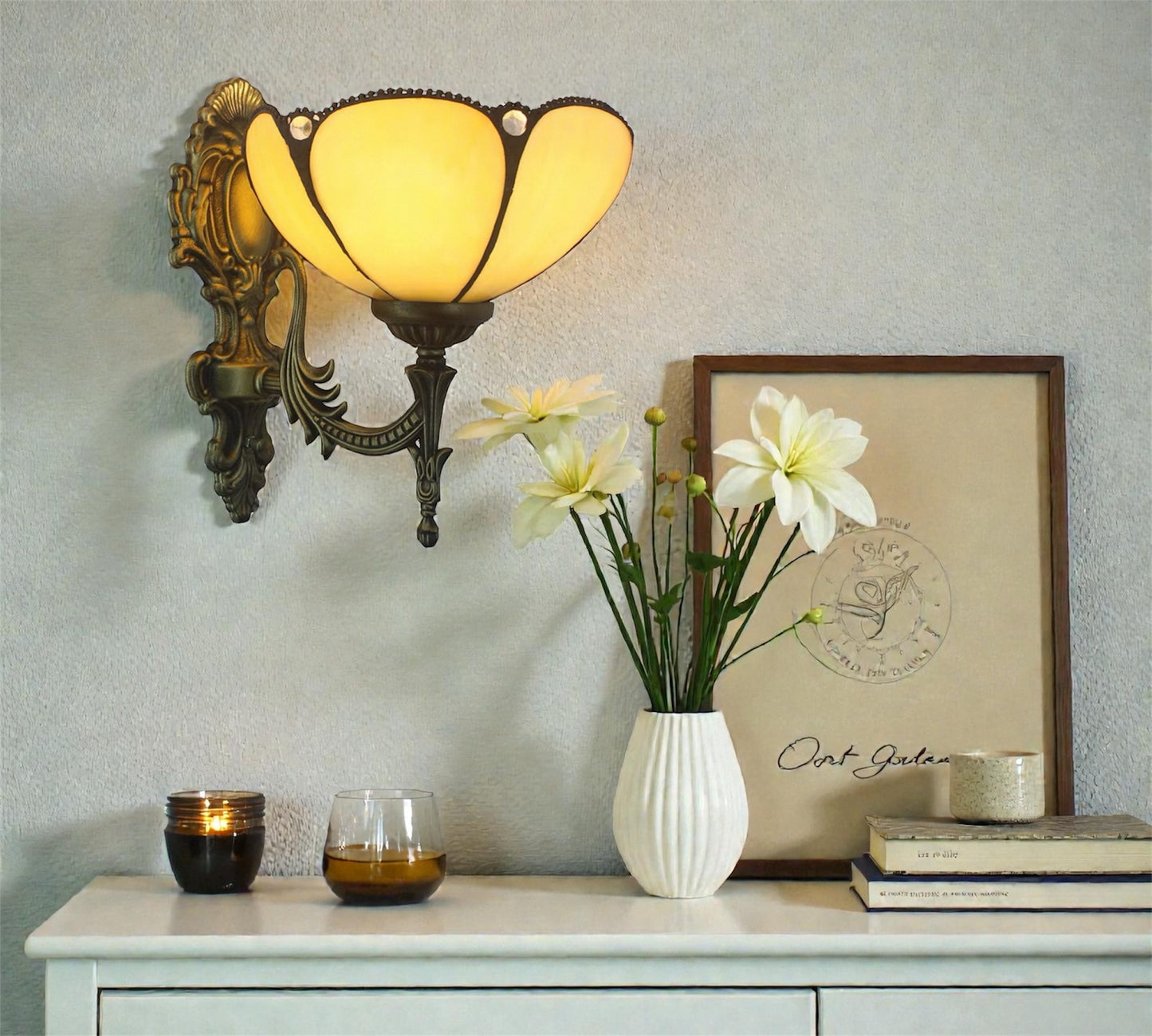 CDH Tiffany Wall Lights with 20cm Shade (26007Y)