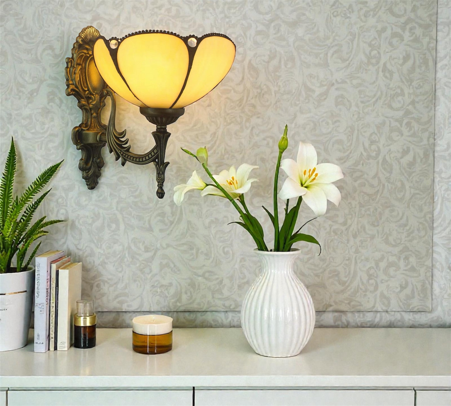 CDH Tiffany Wall Lights with 20cm Shade (26007Y)